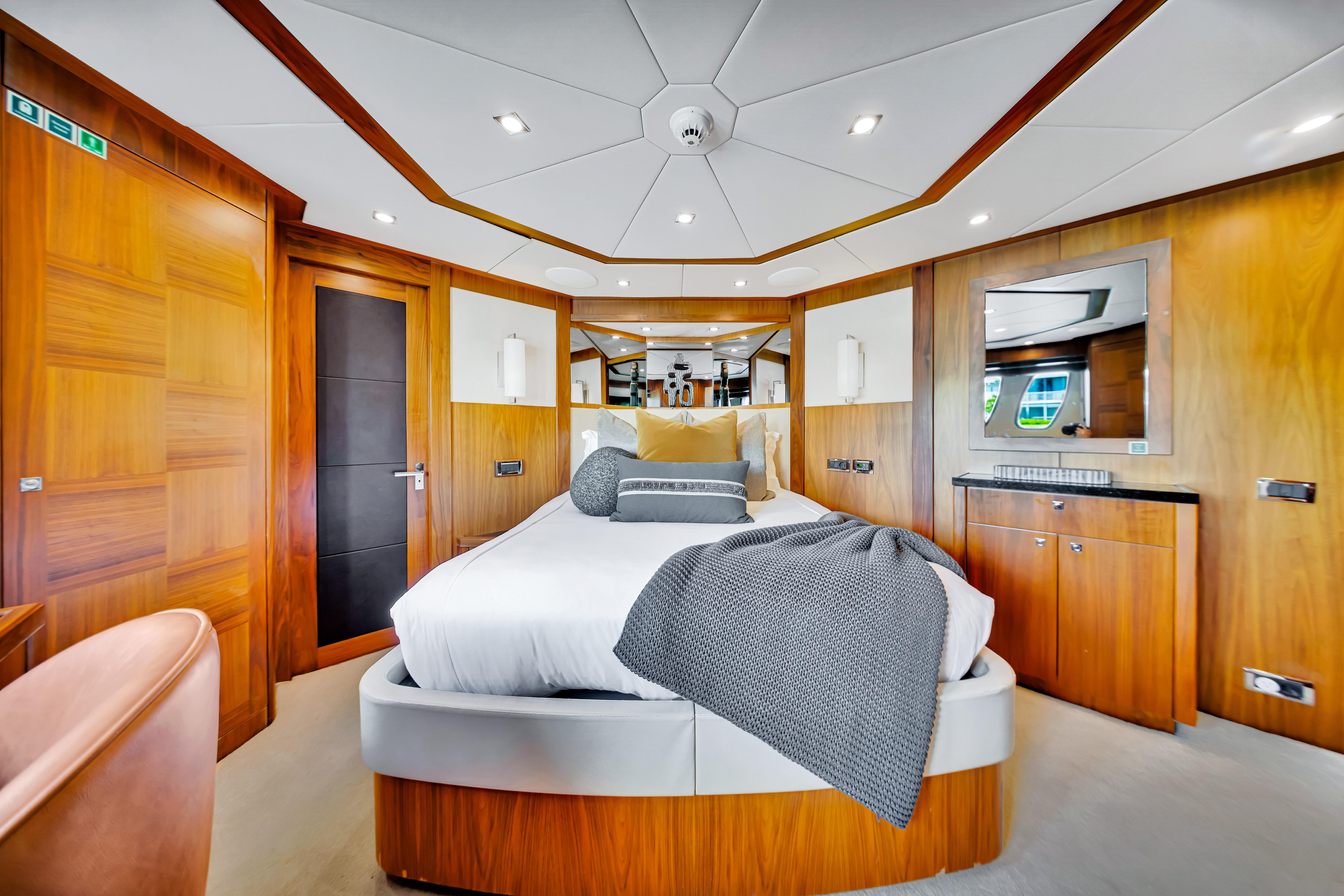 2009 Sunseeker 37 Metre – photo 16