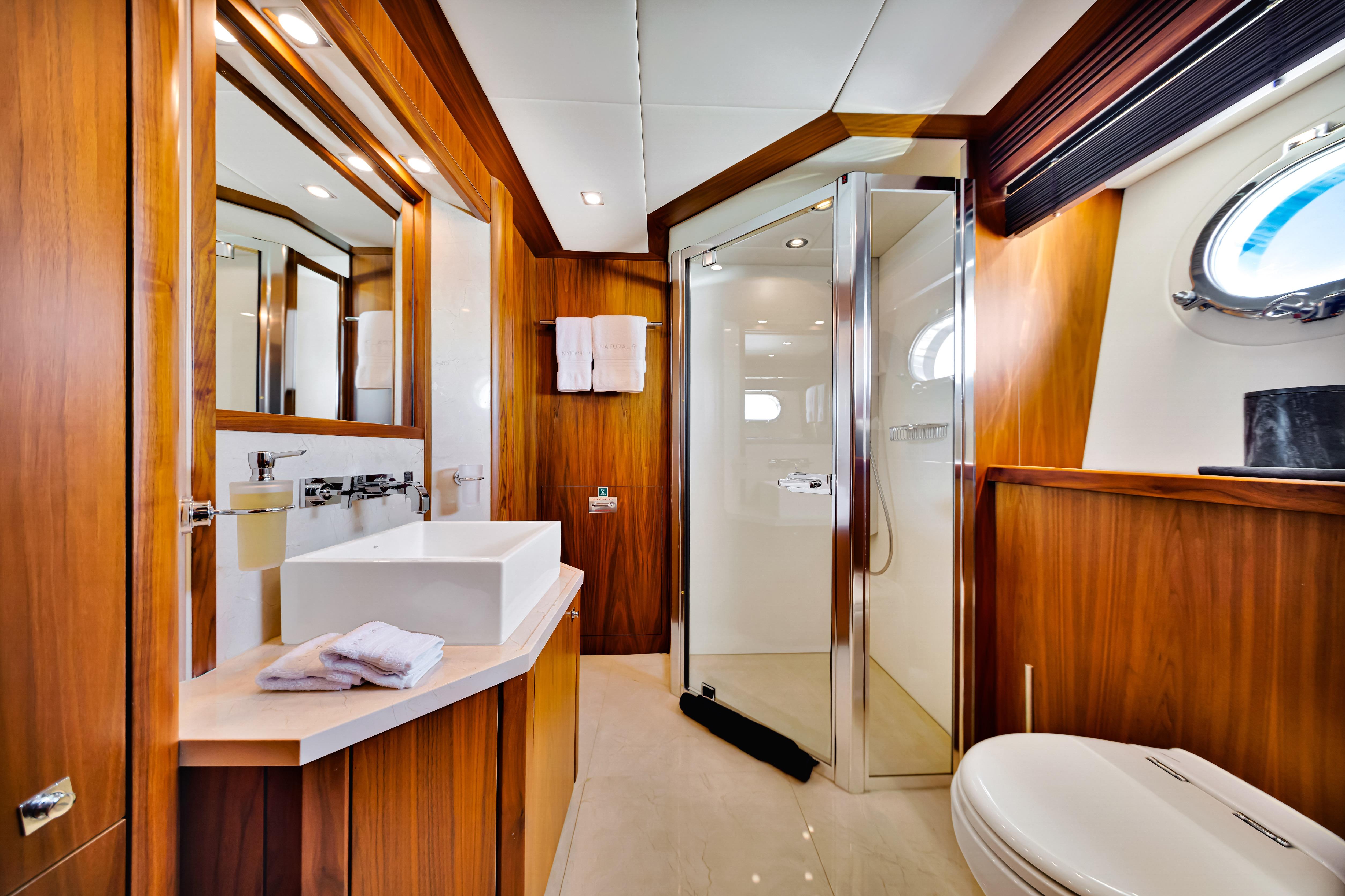2009 Sunseeker 37 Metre – photo 24