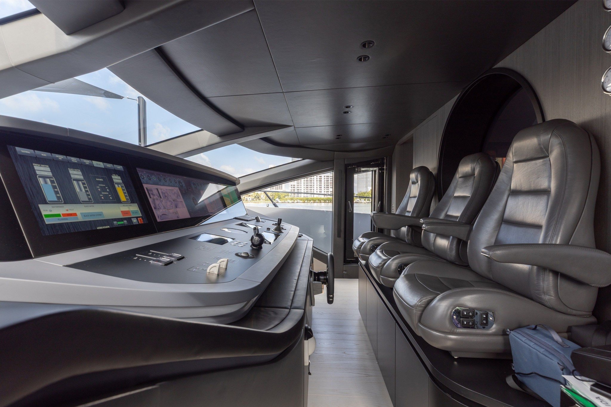 Mangusta 104 REV – photo 4