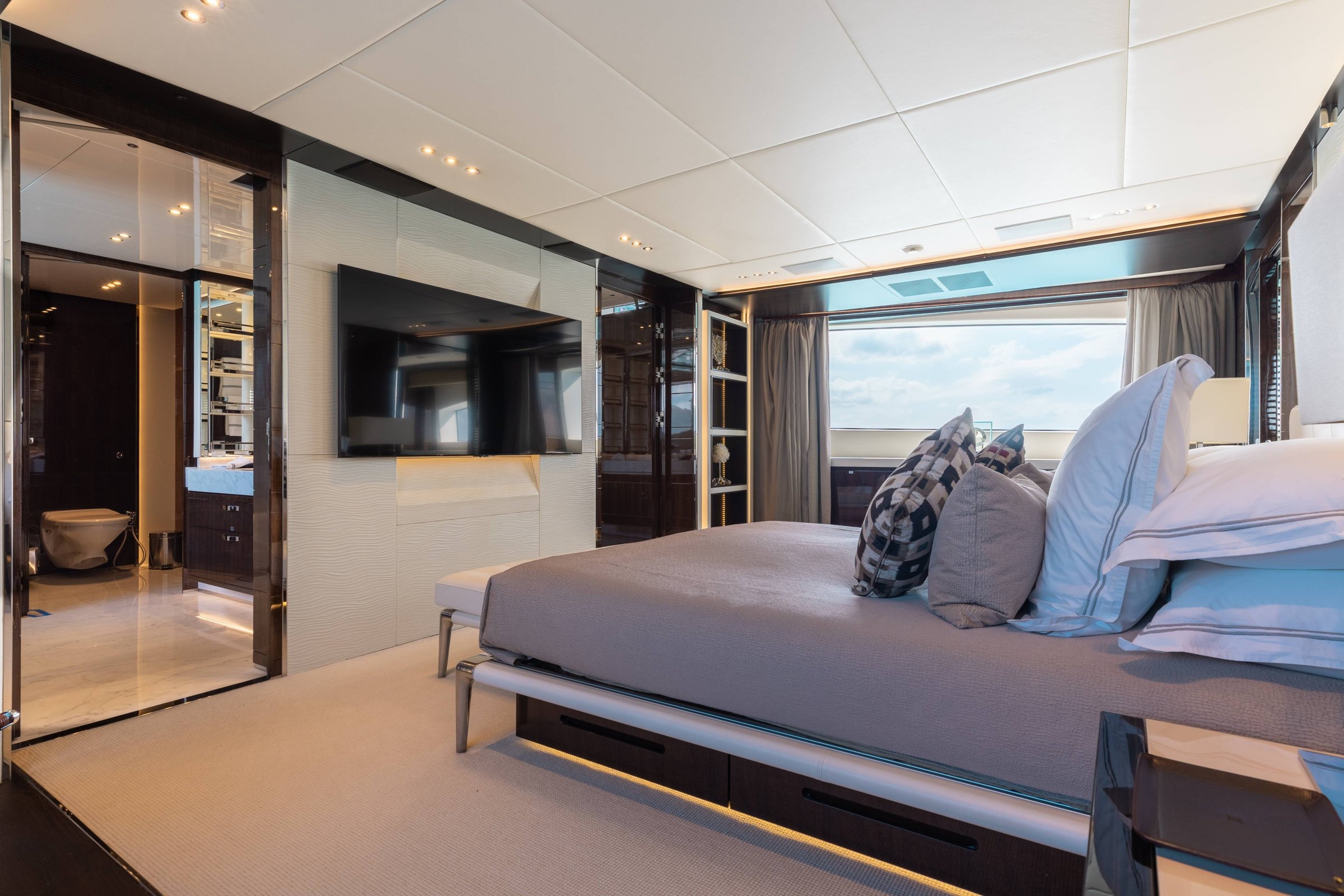 Benetti Custom Built – photo 13
