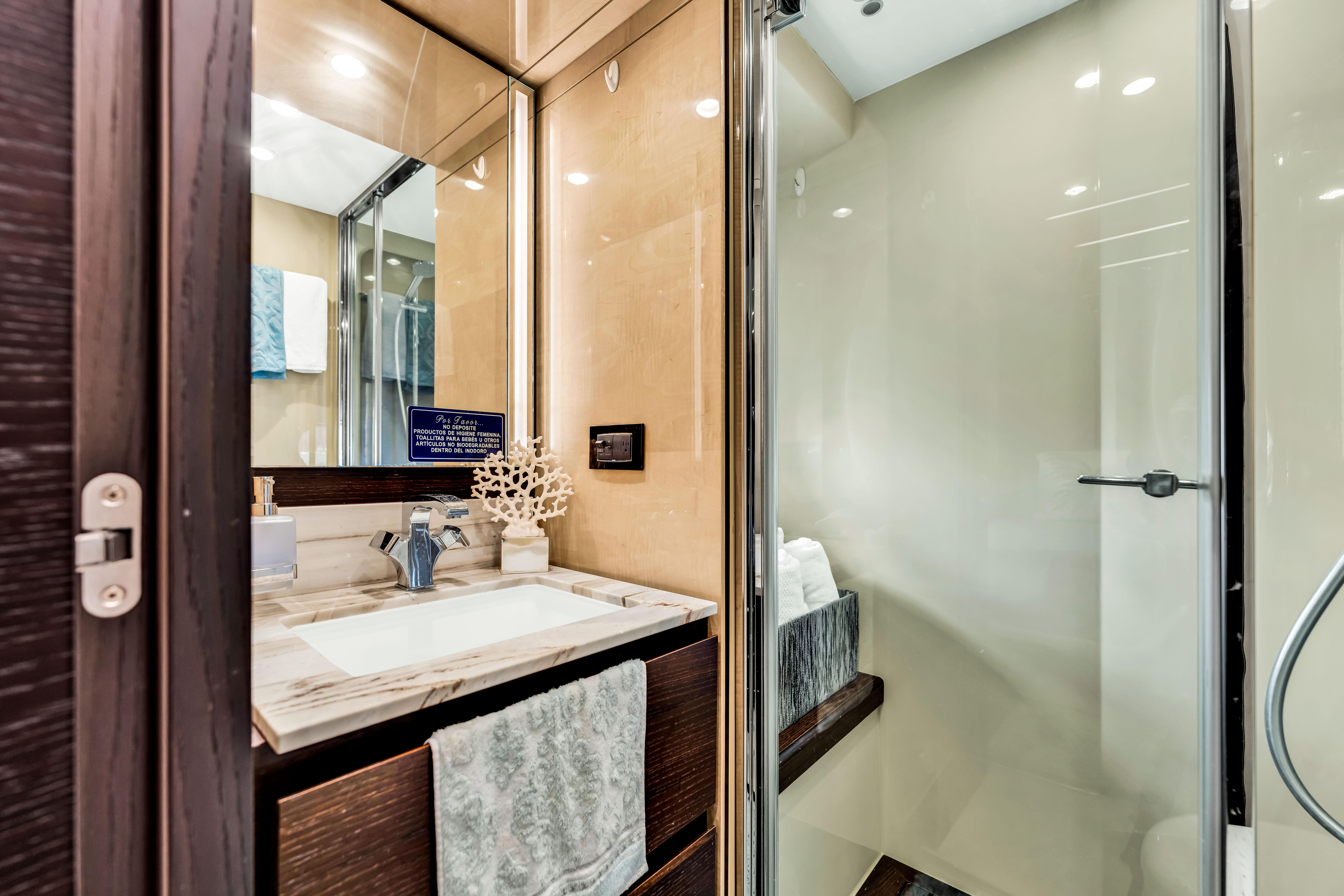 2016 Azimut Fly 72 – photo 48