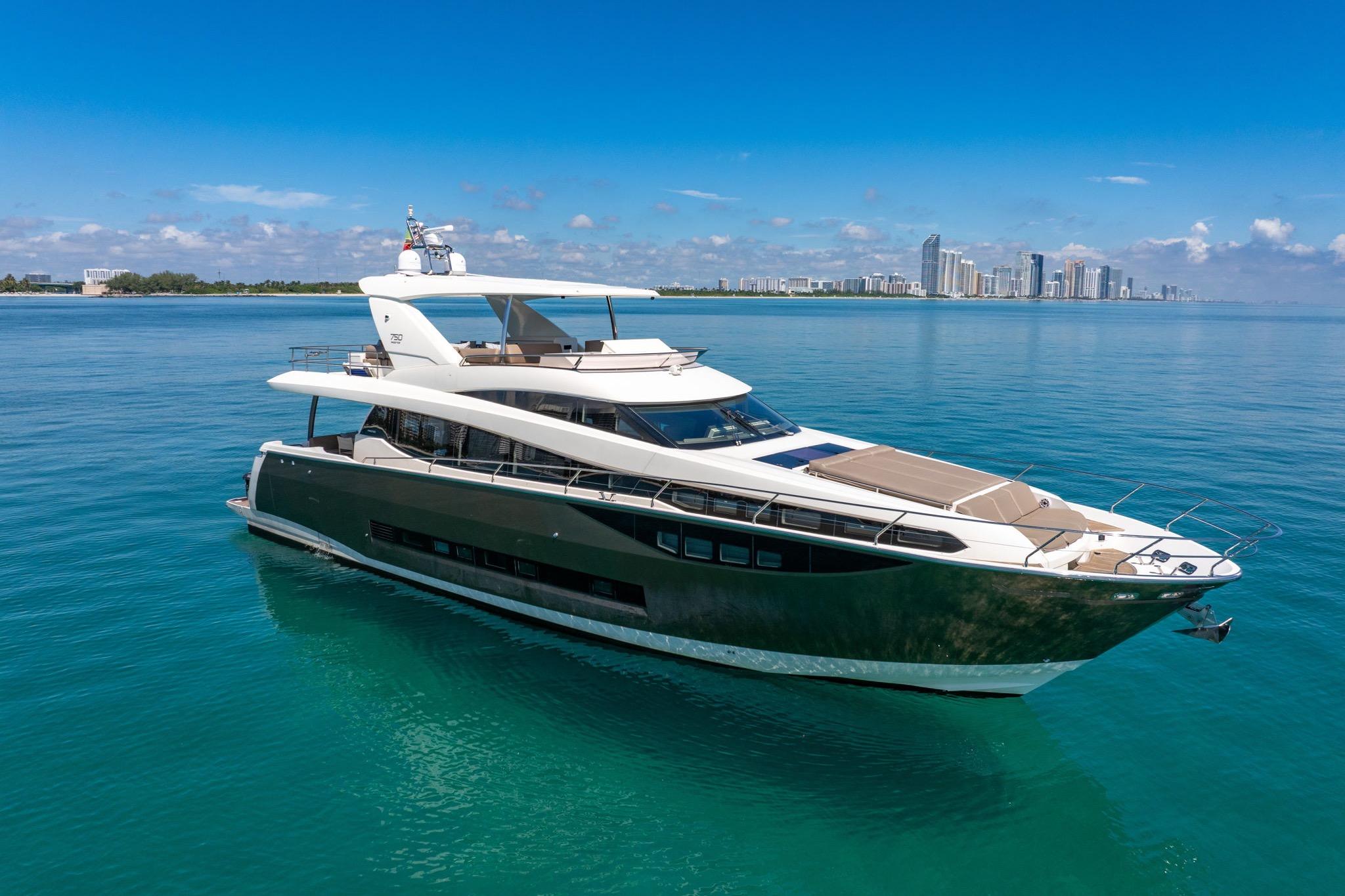 2015 Prestige 750 – photo 5