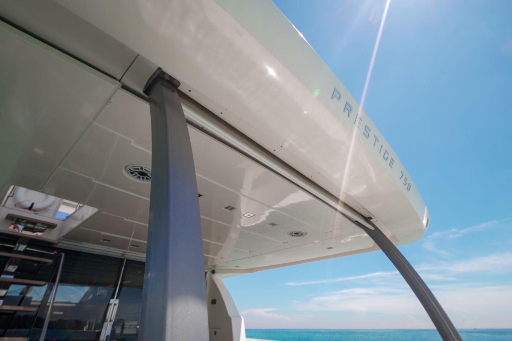 2015 Prestige 750 – photo 22