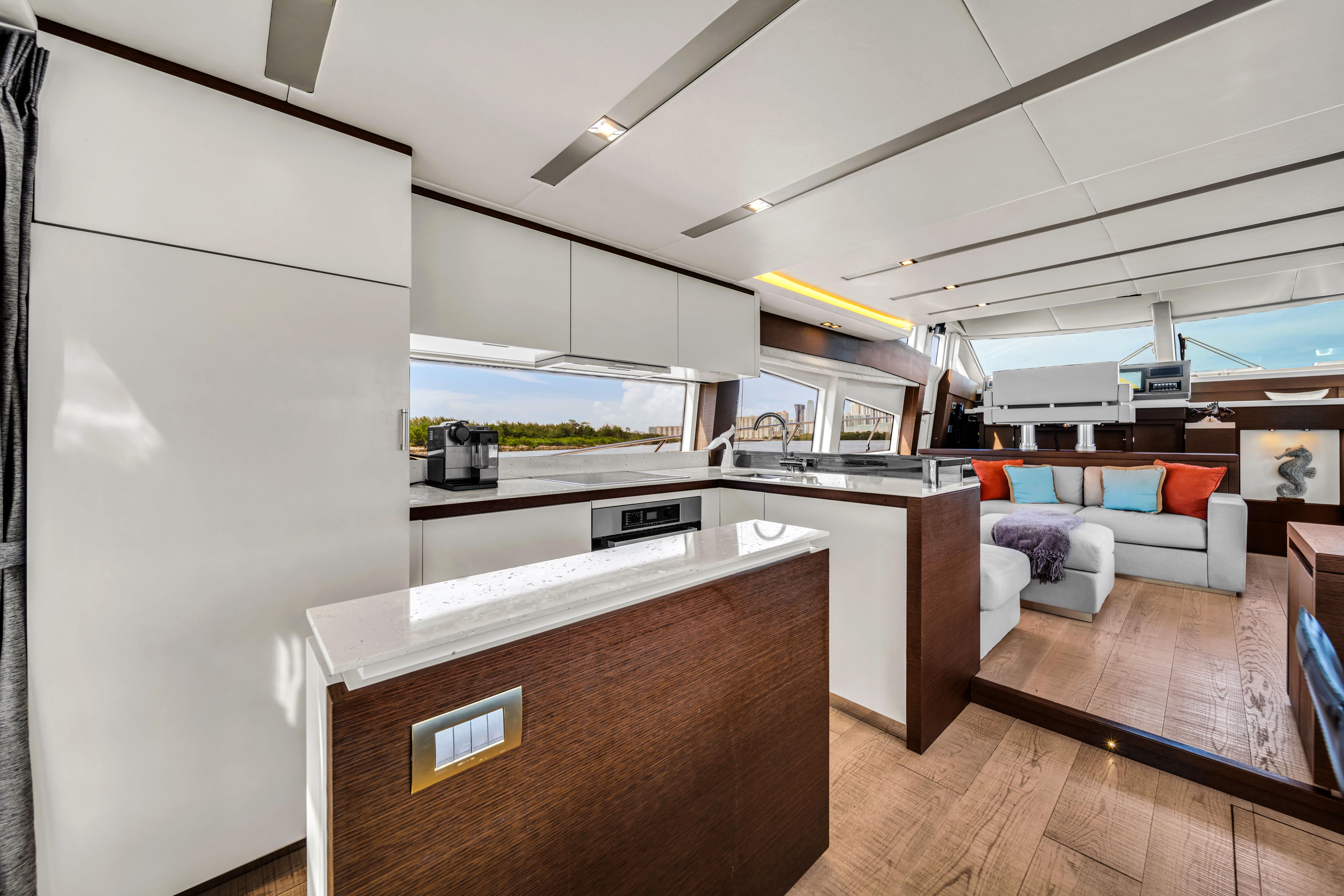 2015 Prestige 750 – photo 25