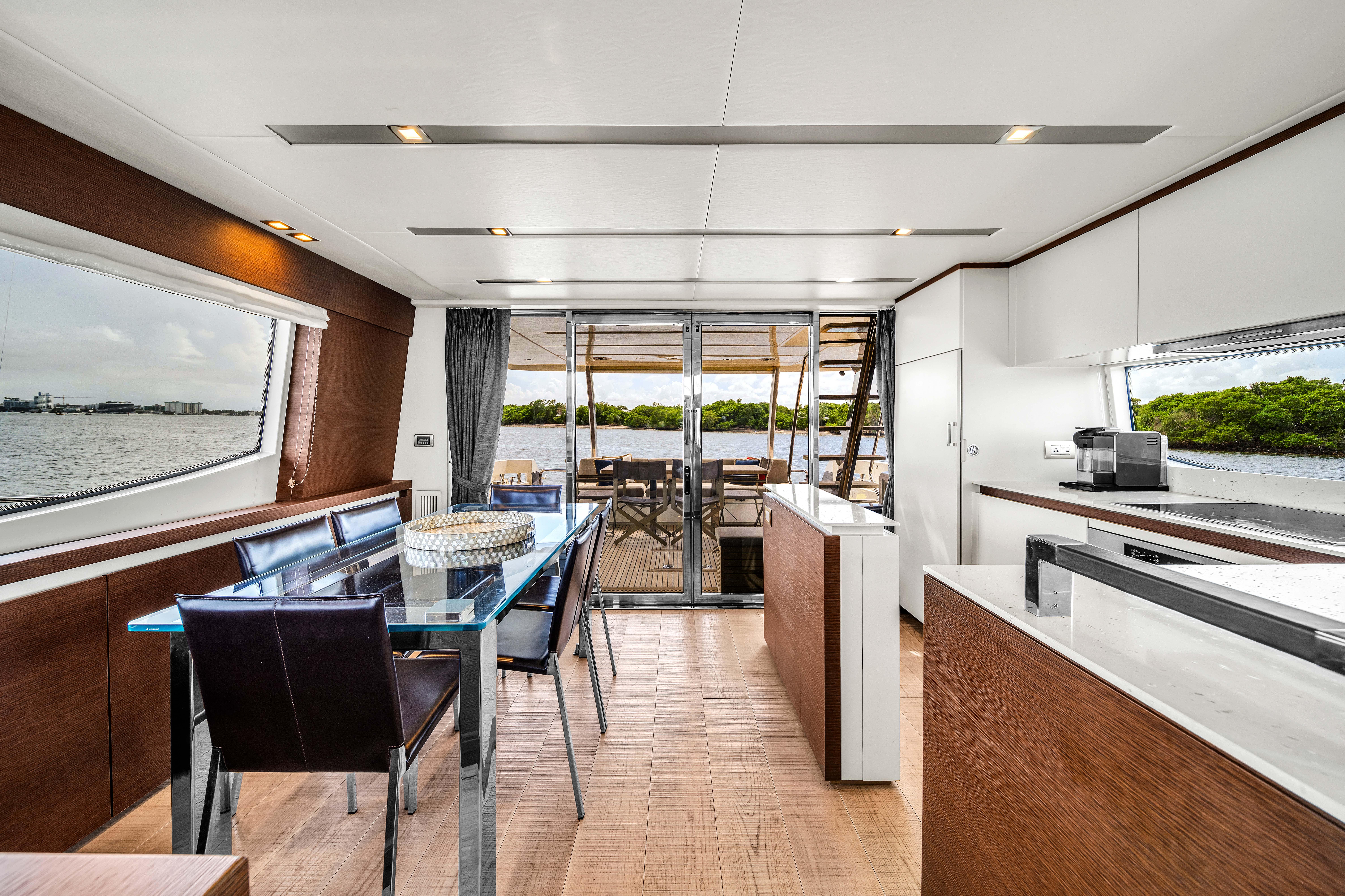 2015 Prestige 750 – photo 27