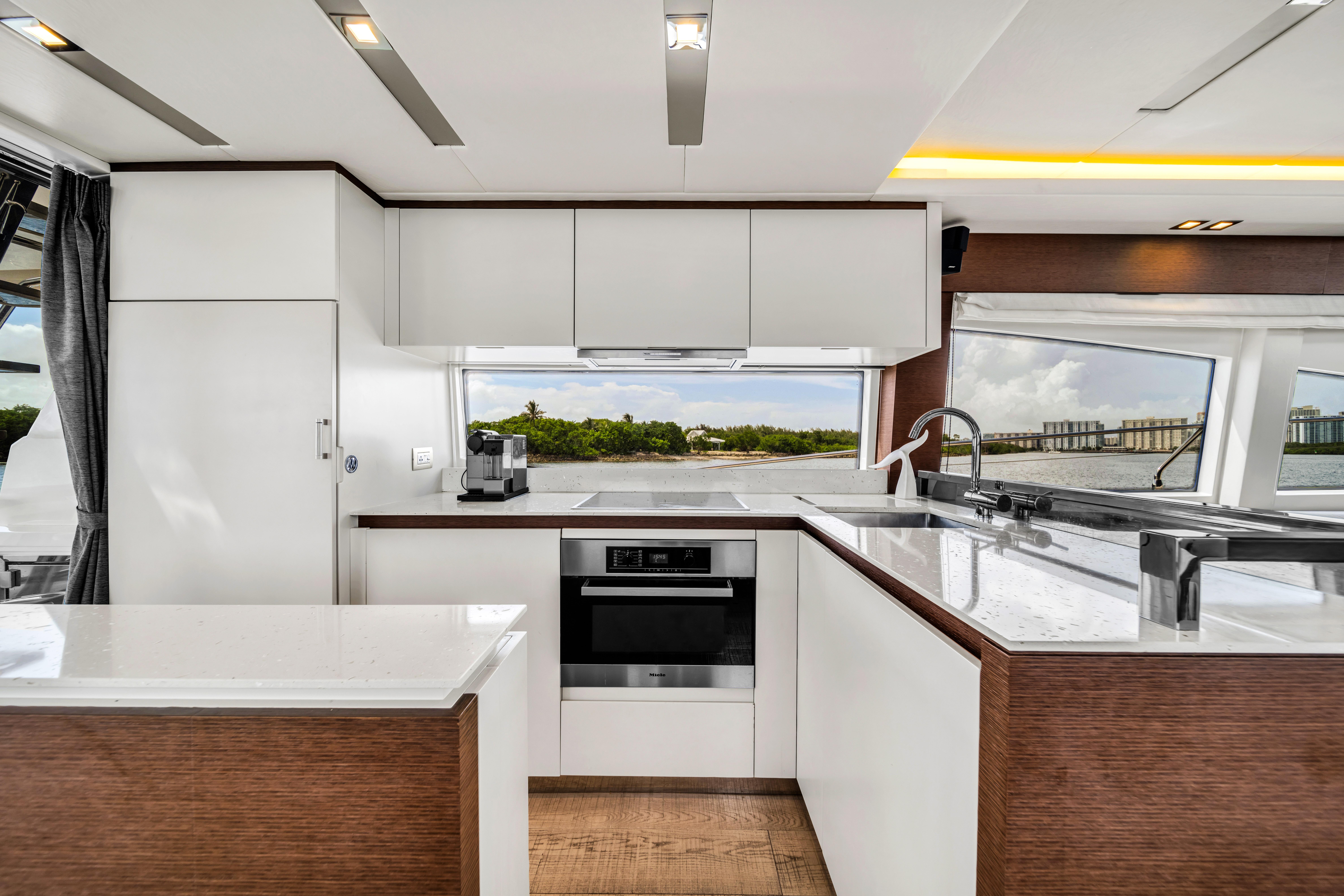 2015 Prestige 750 – photo 28