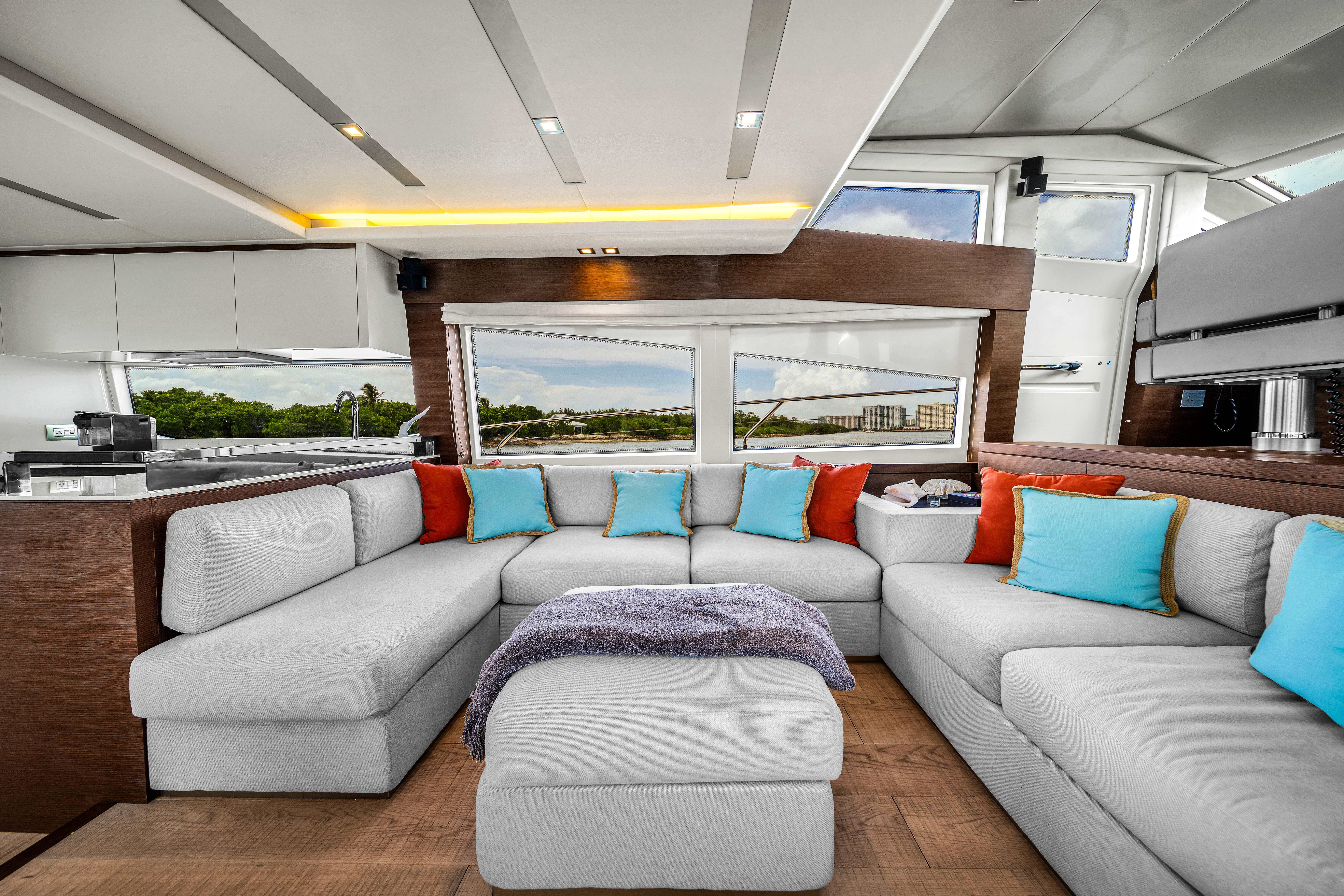 2015 Prestige 750 – photo 29