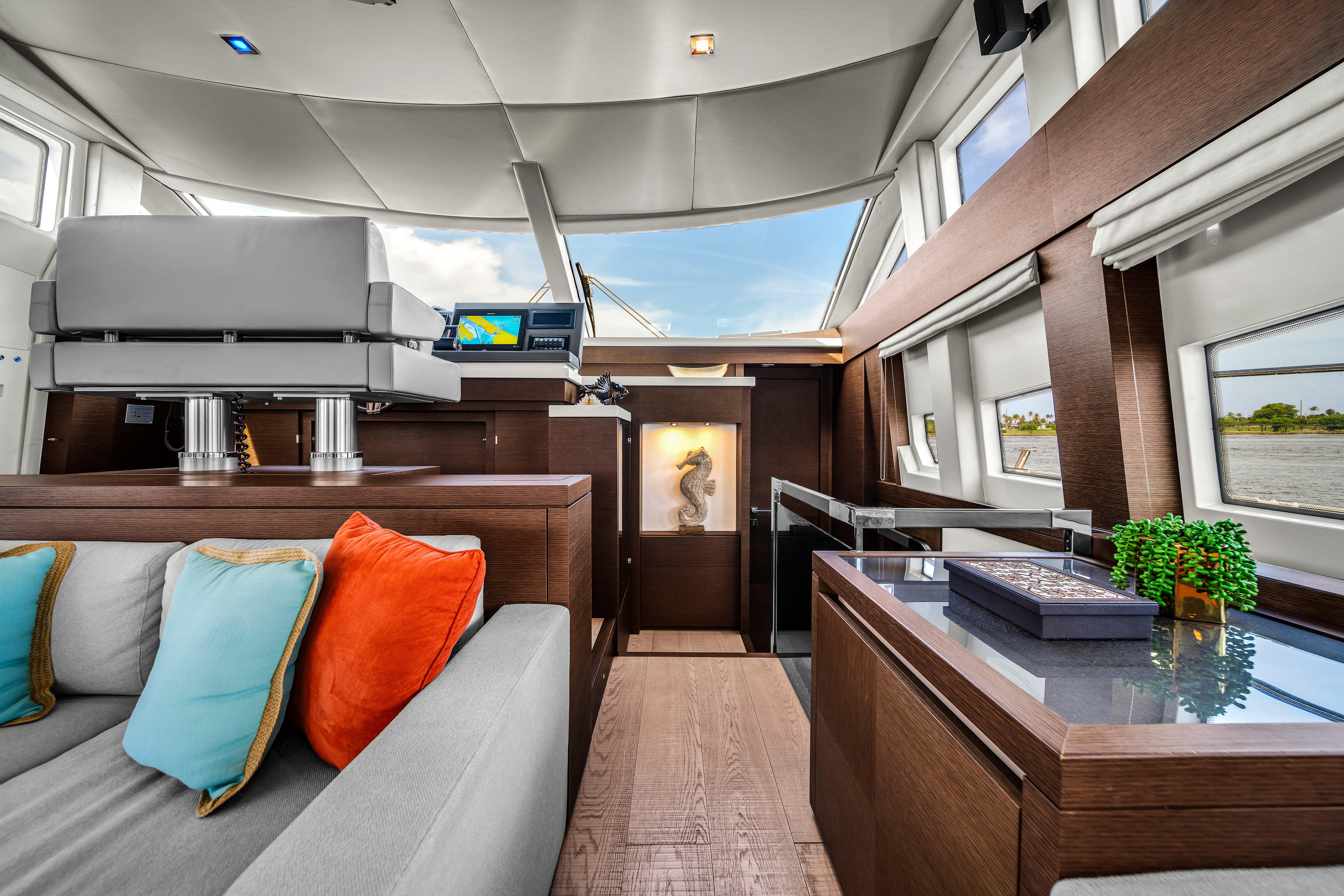 2015 Prestige 750 – photo 31