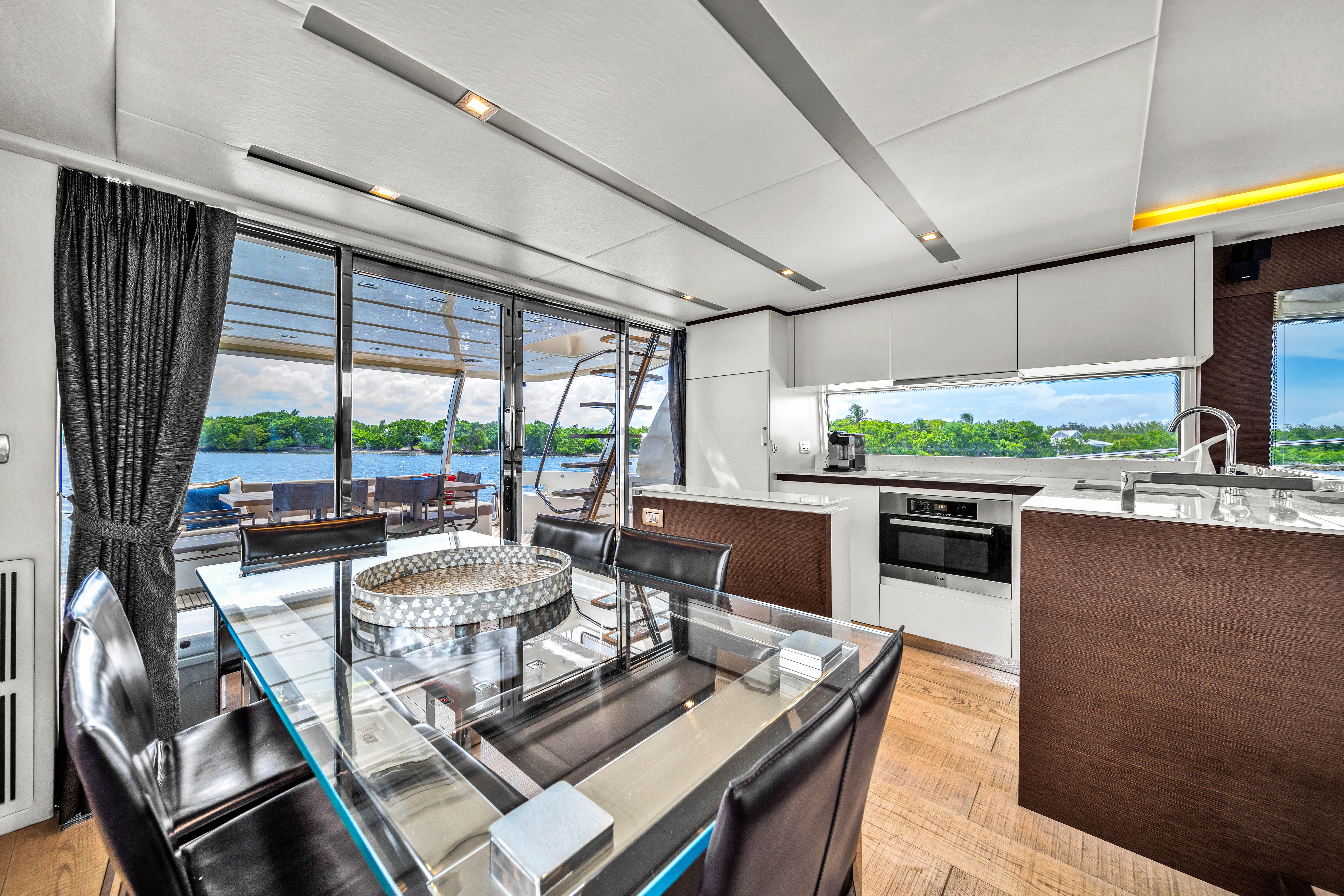 2015 Prestige 750 – photo 37