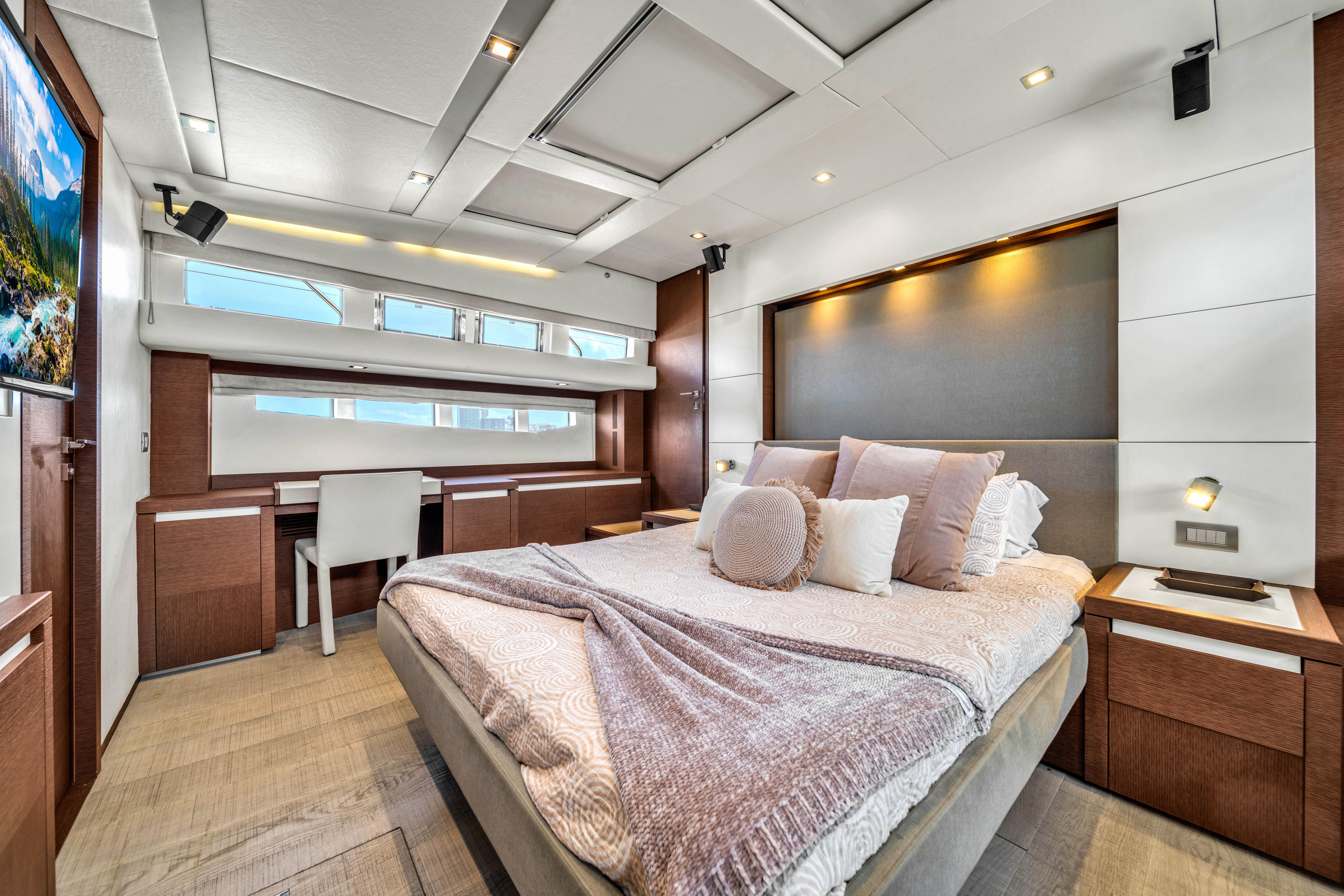 2015 Prestige 750 – photo 41