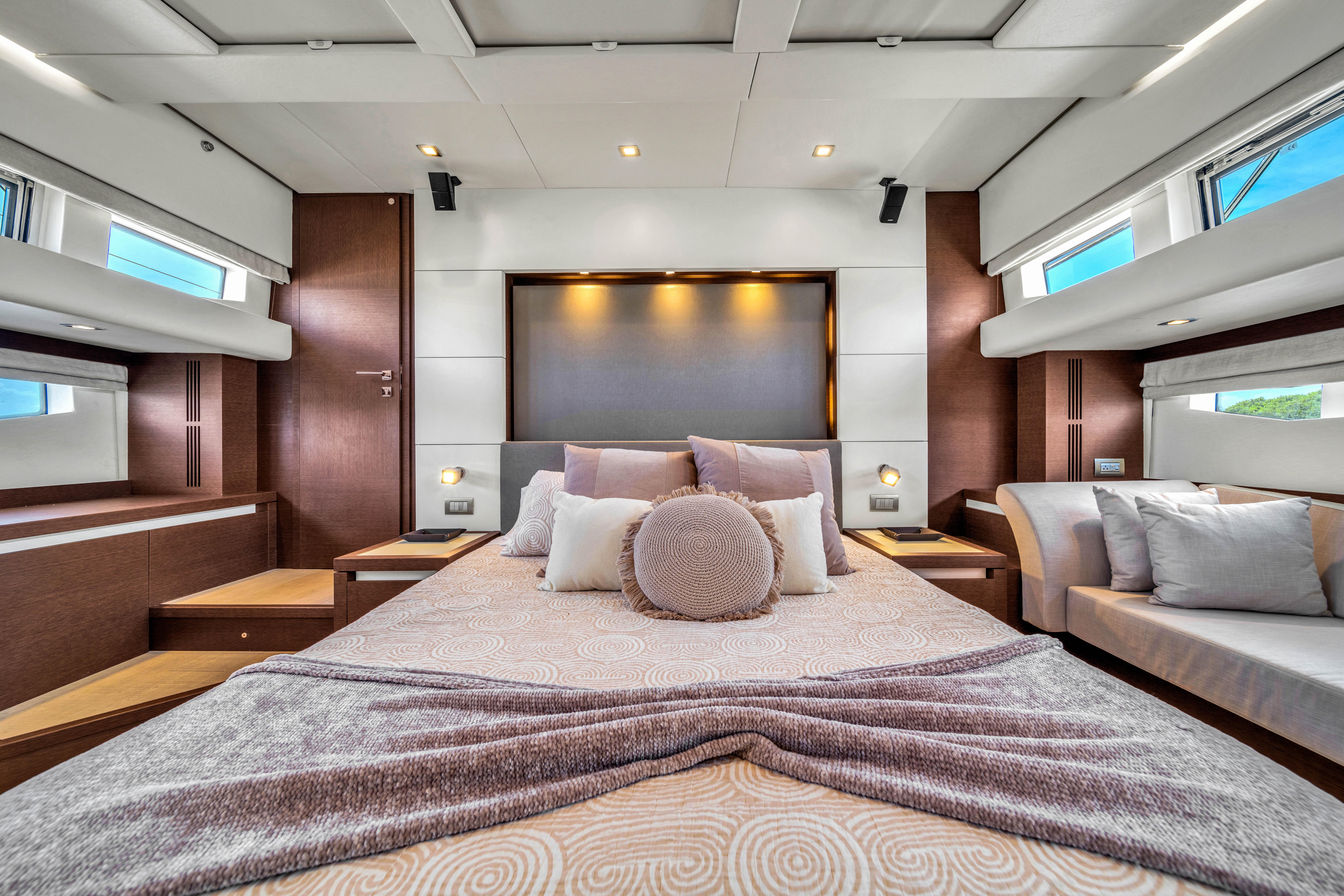 2015 Prestige 750 – photo 42