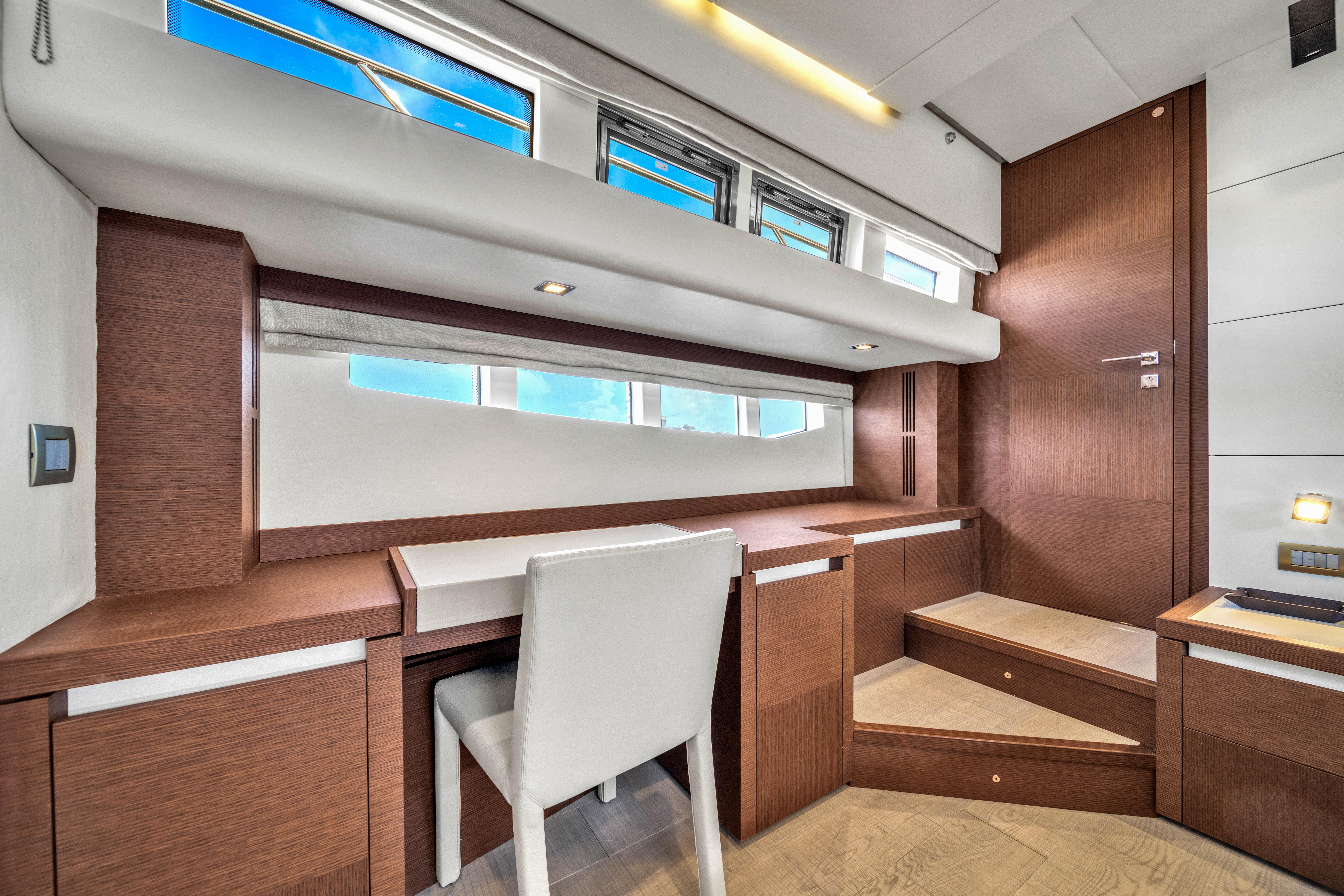 2015 Prestige 750 – photo 46
