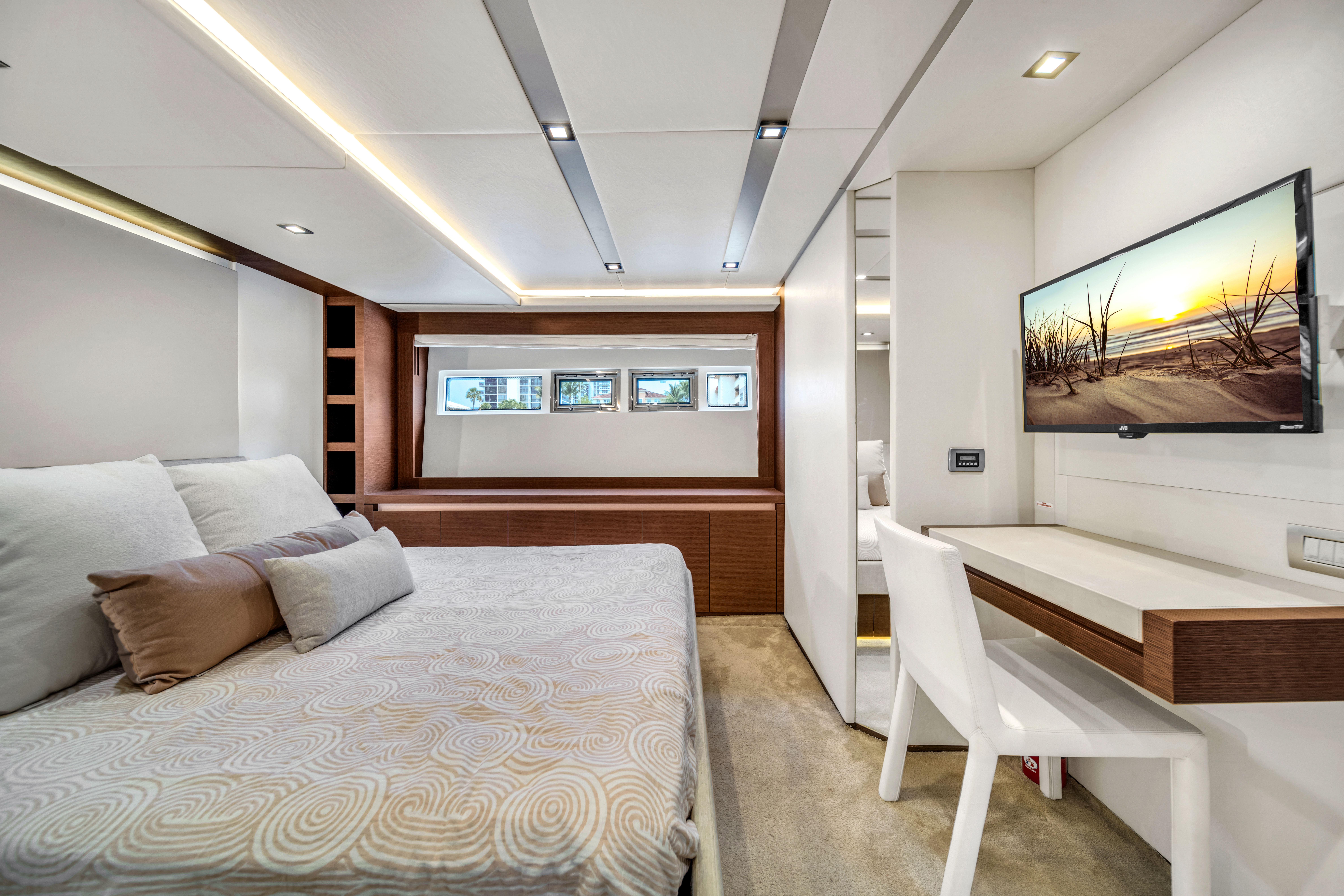 2015 Prestige 750 – photo 47
