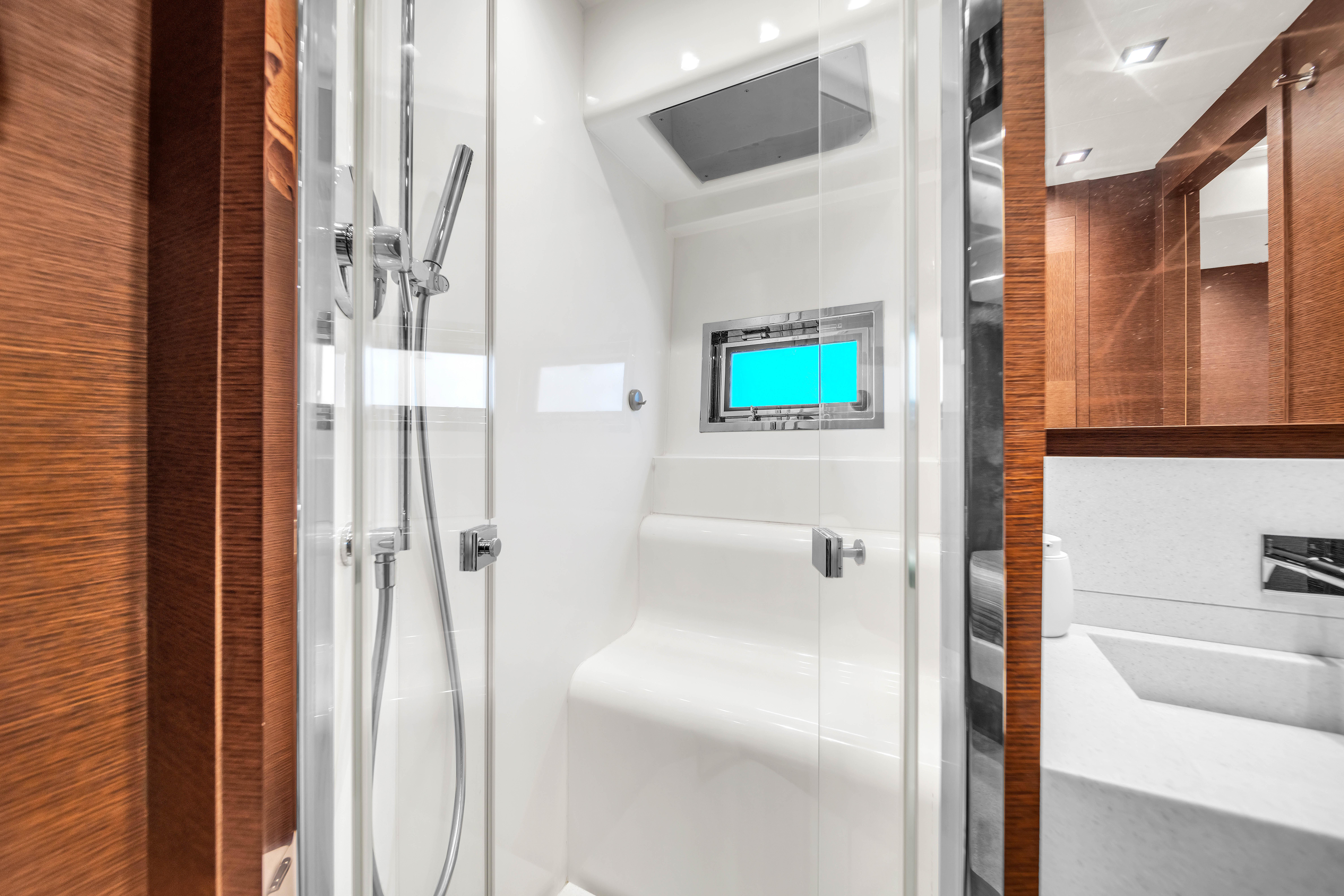 2015 Prestige 750 – photo 59