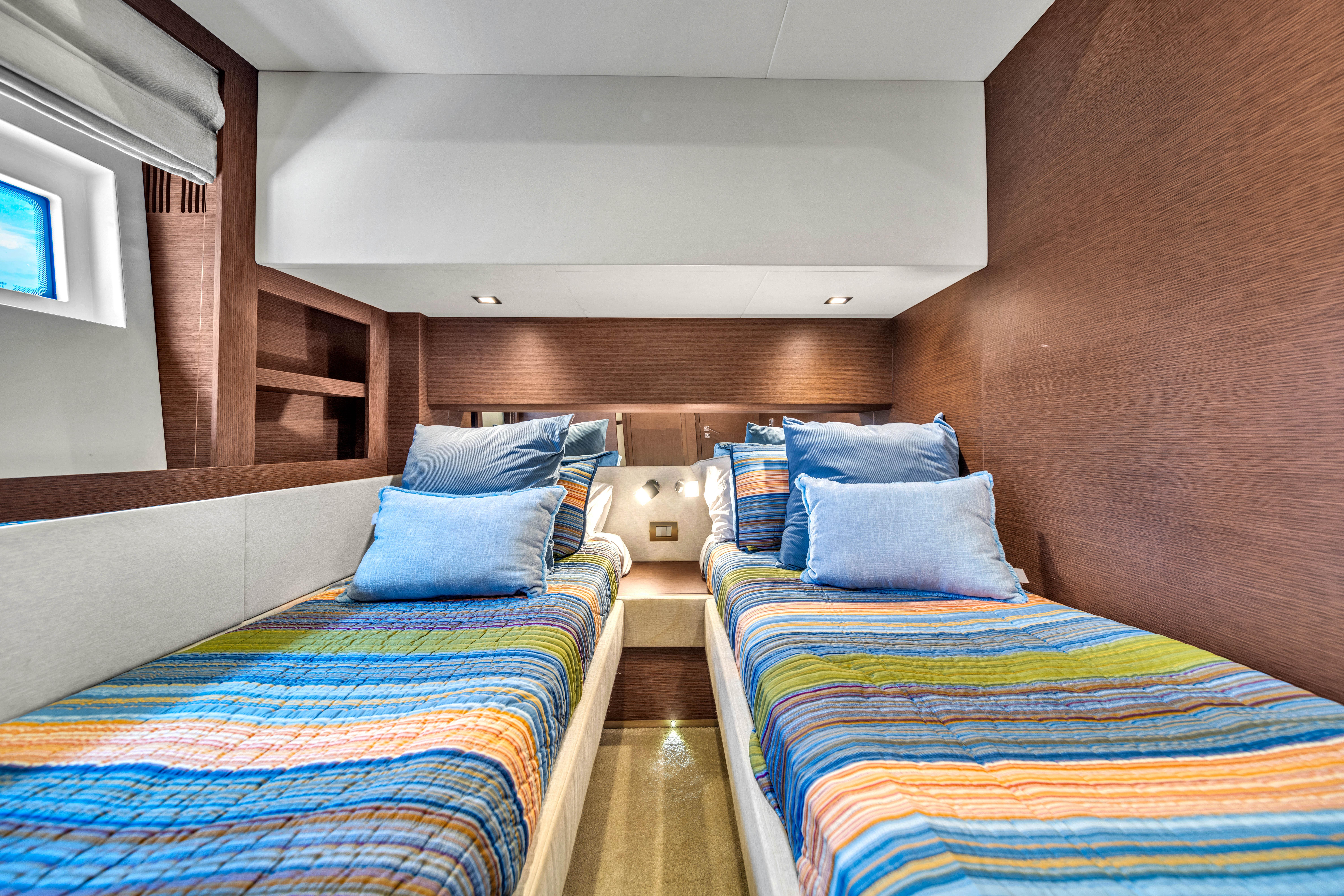 2015 Prestige 750 – photo 64