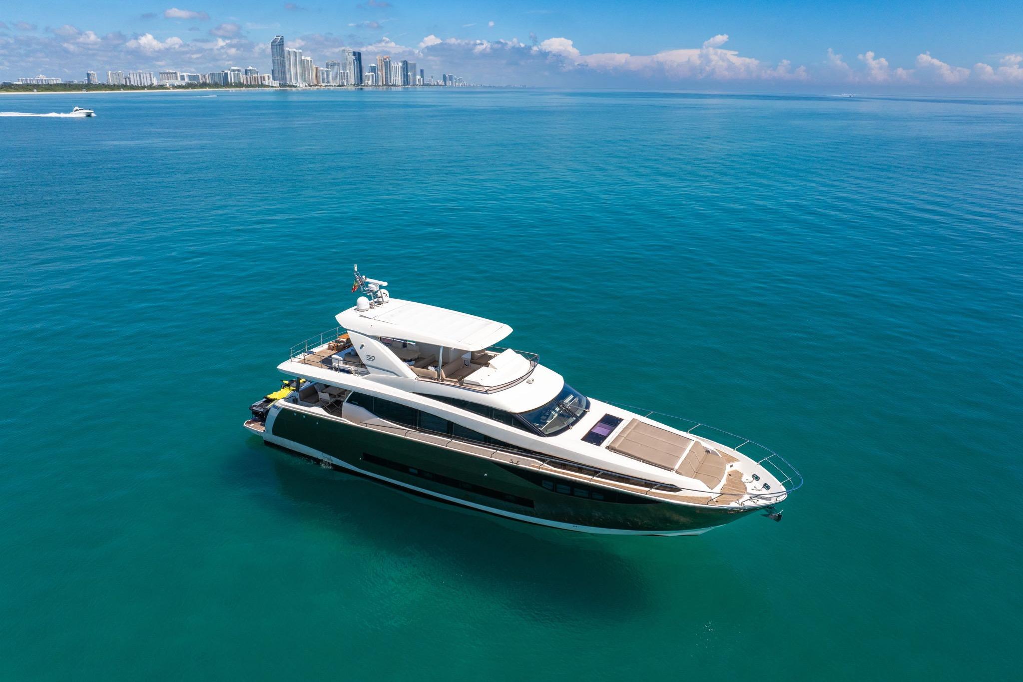 2015 Prestige 750 – photo 76