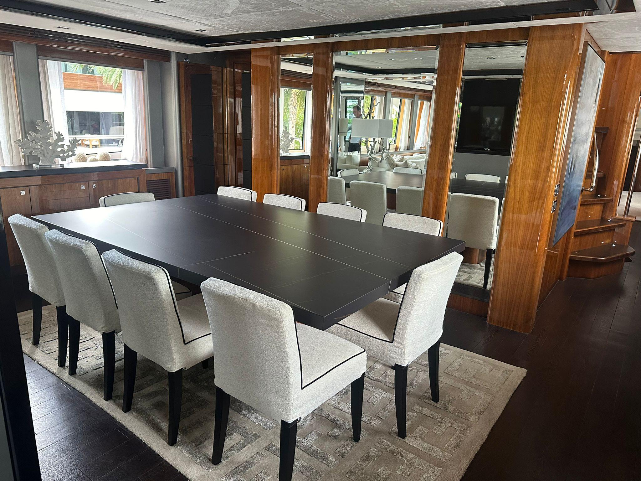 2012 Sunseeker 112 – photo 40
