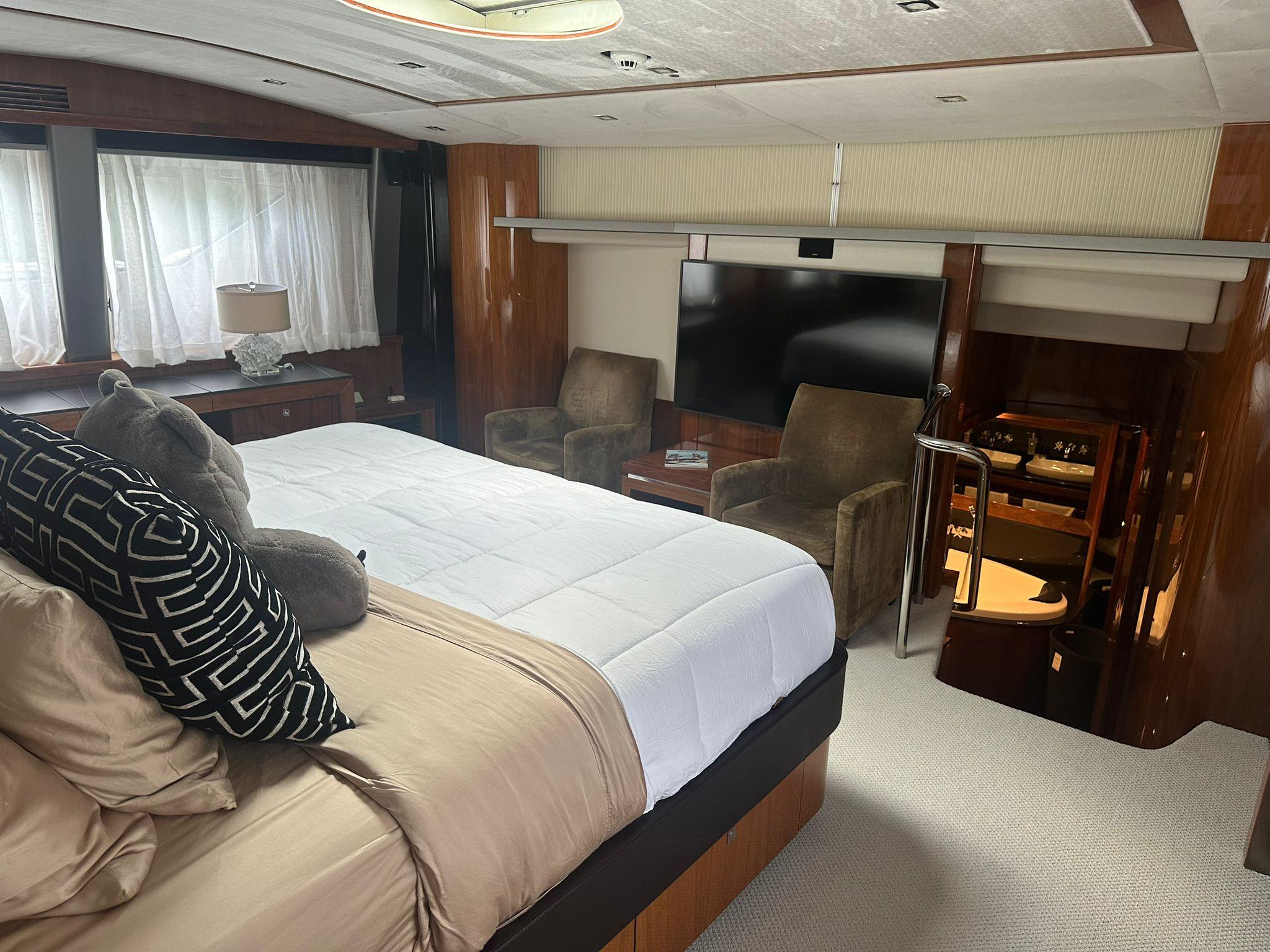 2012 Sunseeker 112 – photo 43