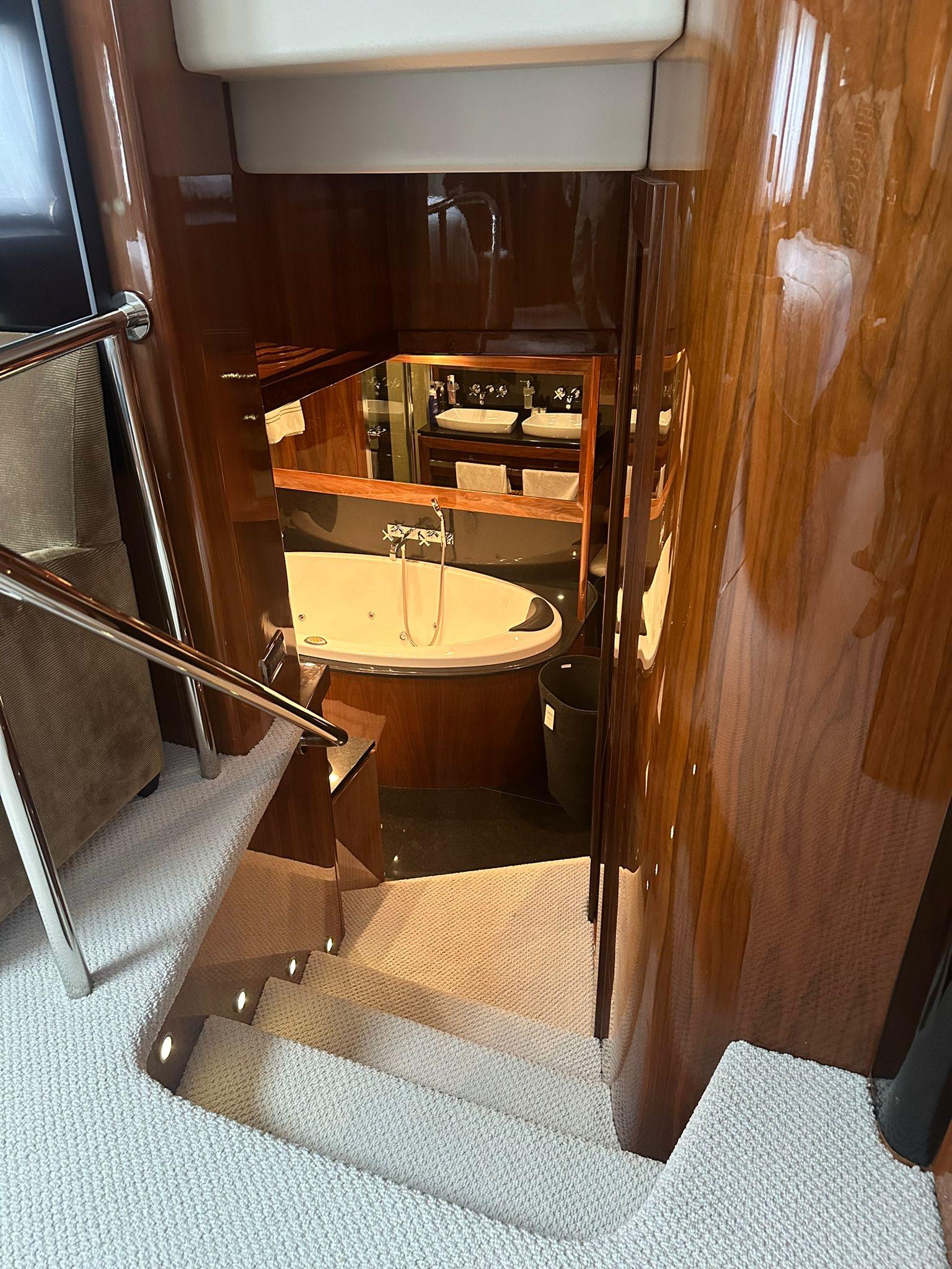2012 Sunseeker 112 – photo 44