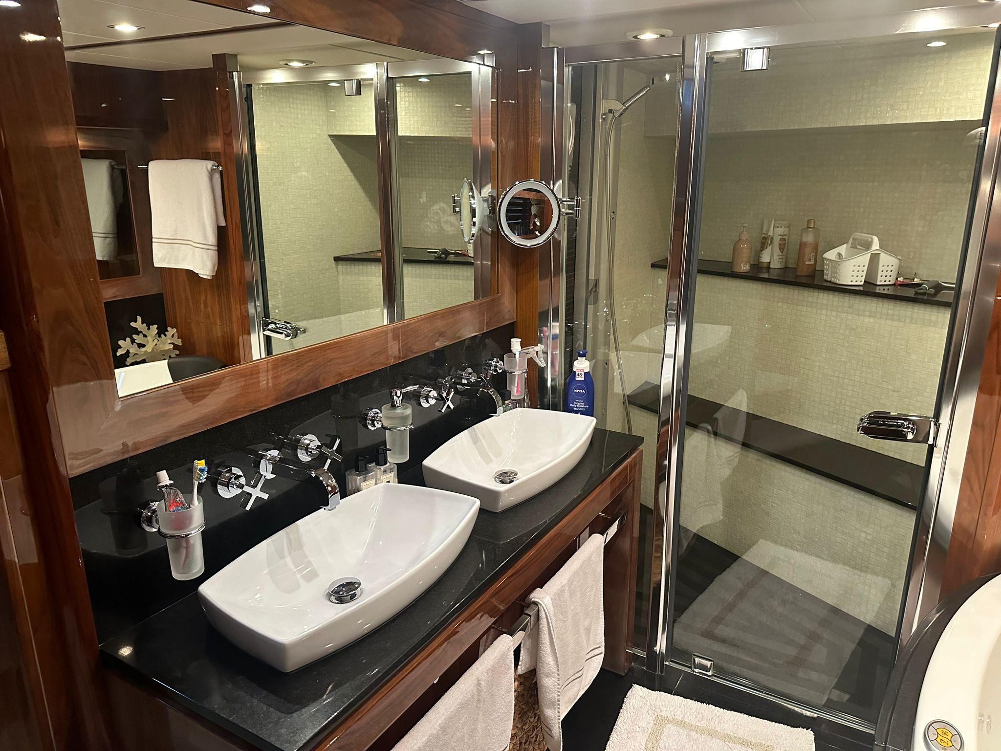 2012 Sunseeker 112 – photo 46