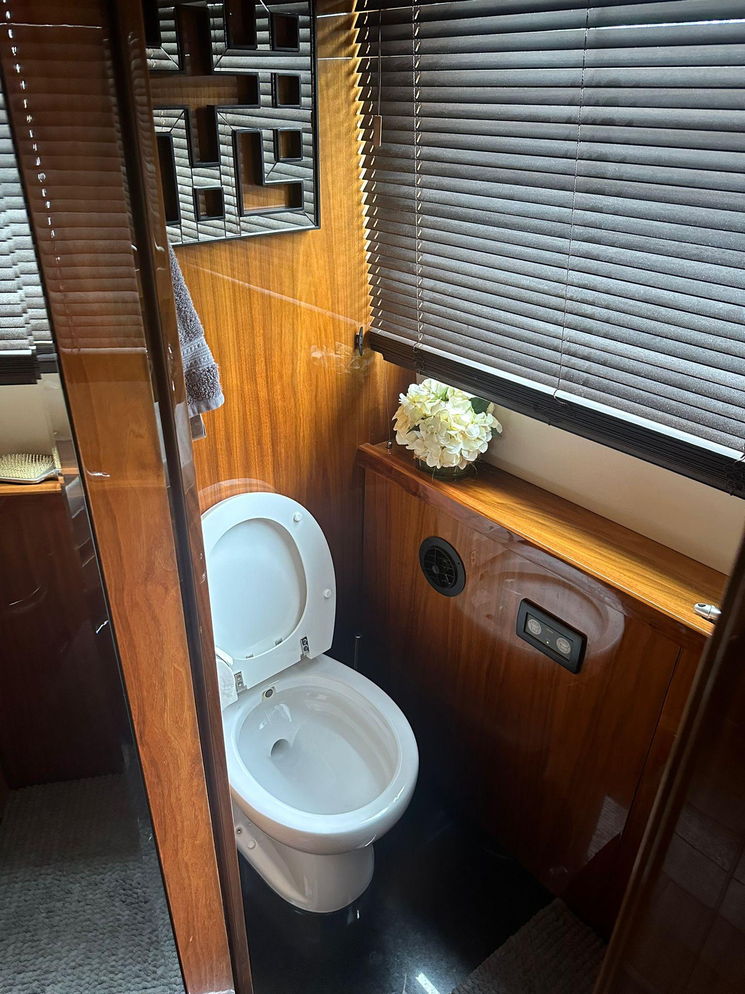 2012 Sunseeker 112 – photo 49