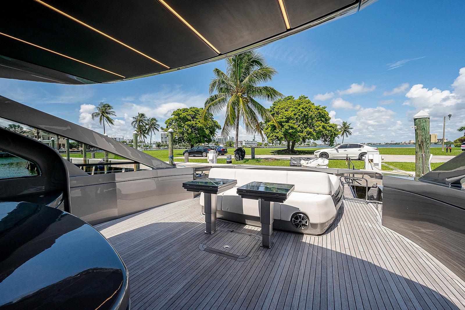 2015 Pershing 7X – photo 21