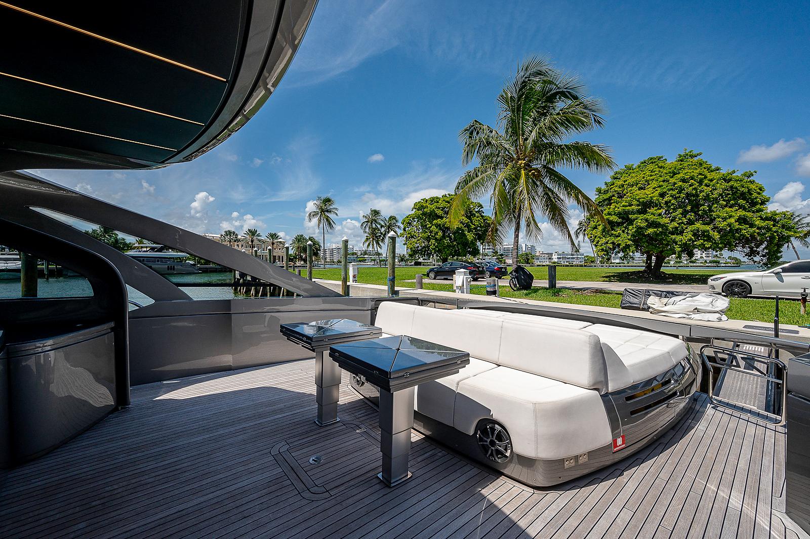 2015 Pershing 7X – photo 22