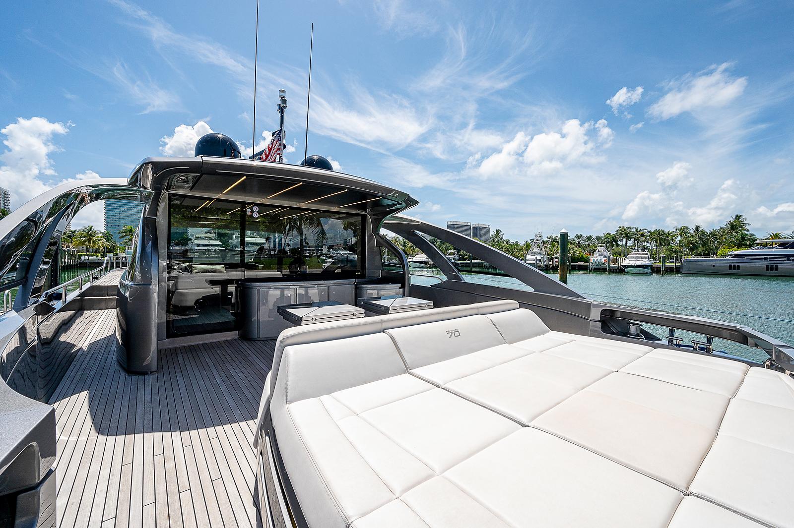 2015 Pershing 7X – photo 23