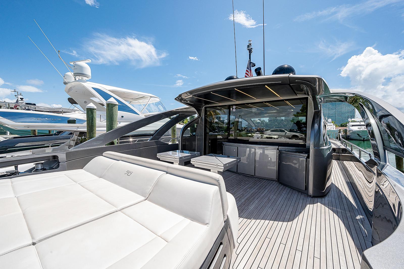 2015 Pershing 7X – photo 25
