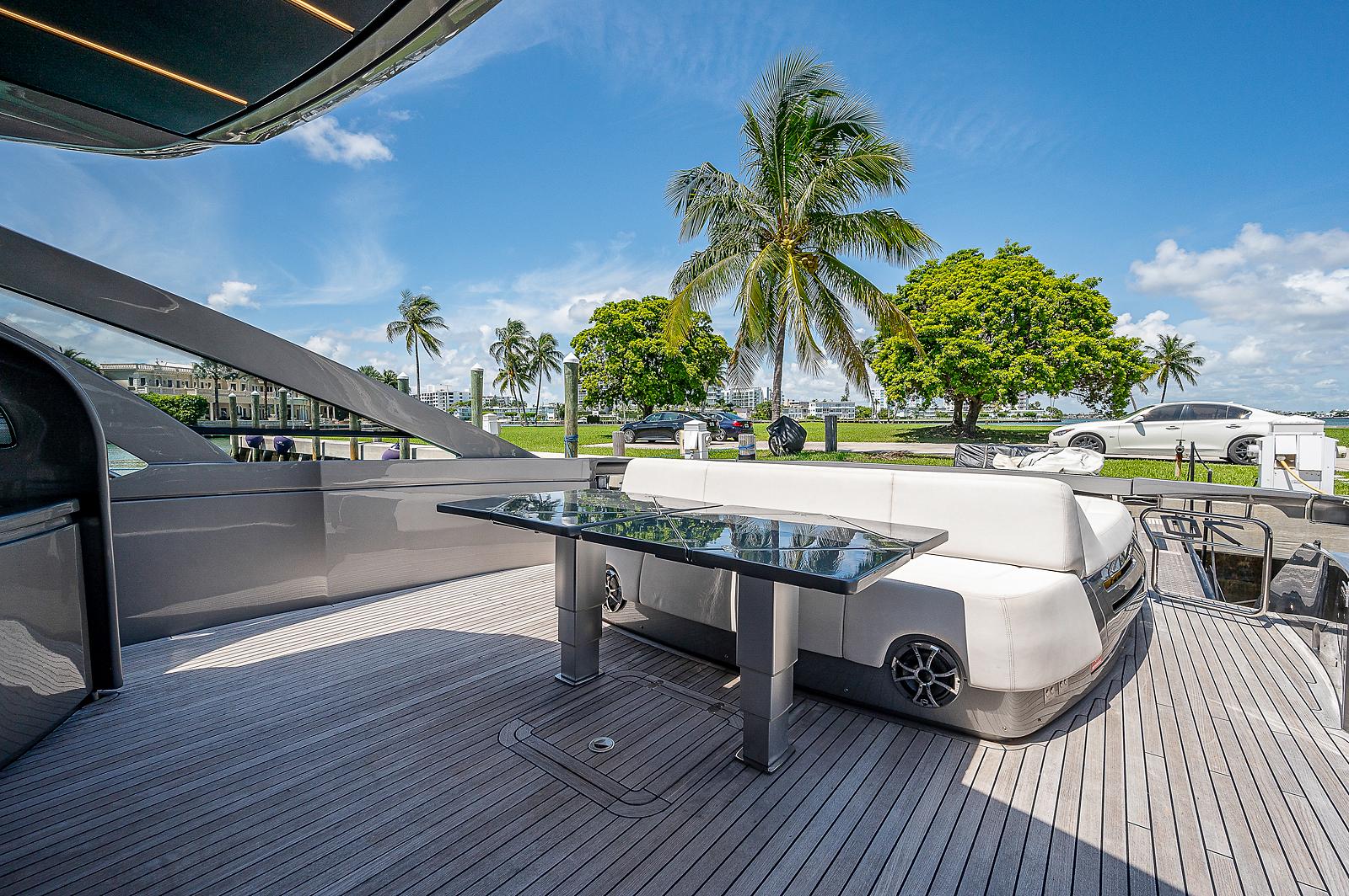 2015 Pershing 7X – photo 28