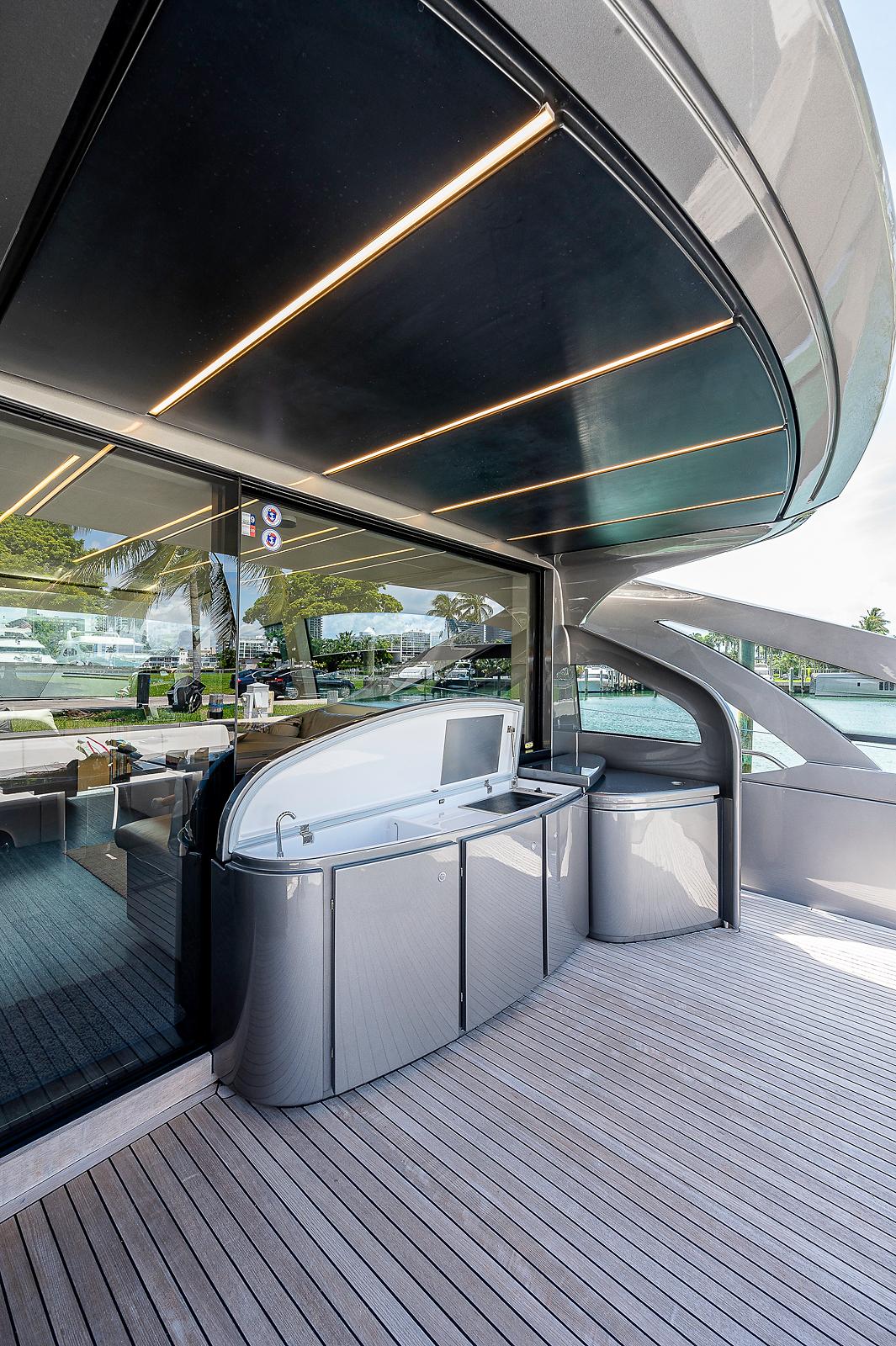 2015 Pershing 7X – photo 29