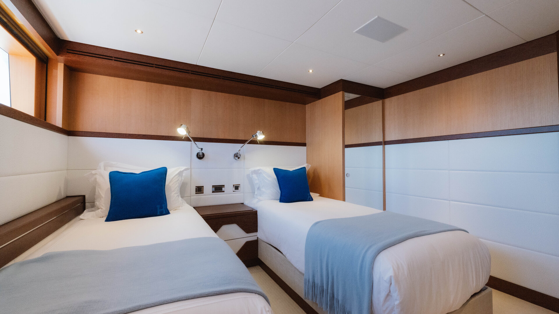 2016 Feadship Lagoon Cruiser (FLC) – photo 24