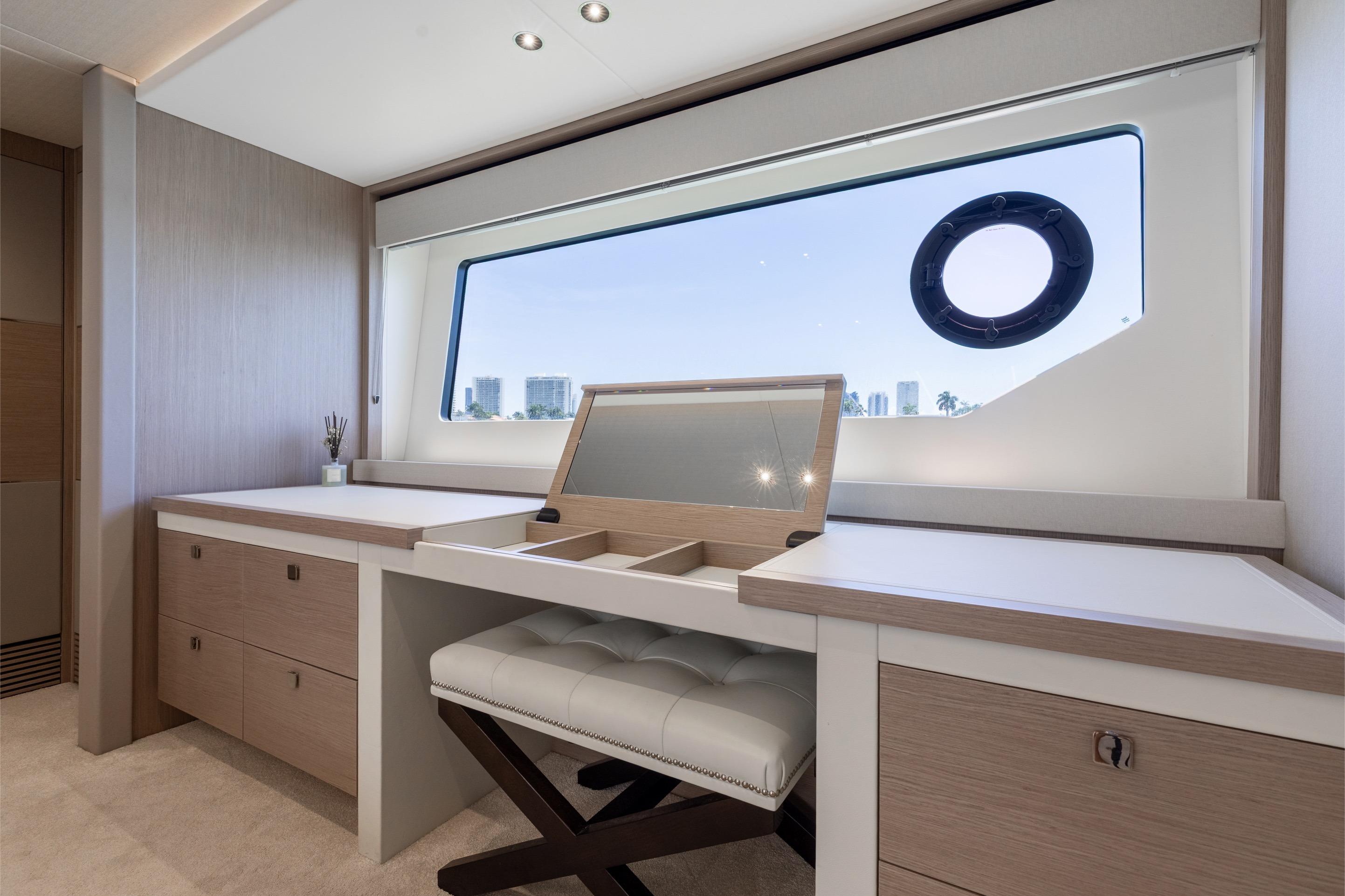 2022 Sunseeker 76 Yacht – photo 32