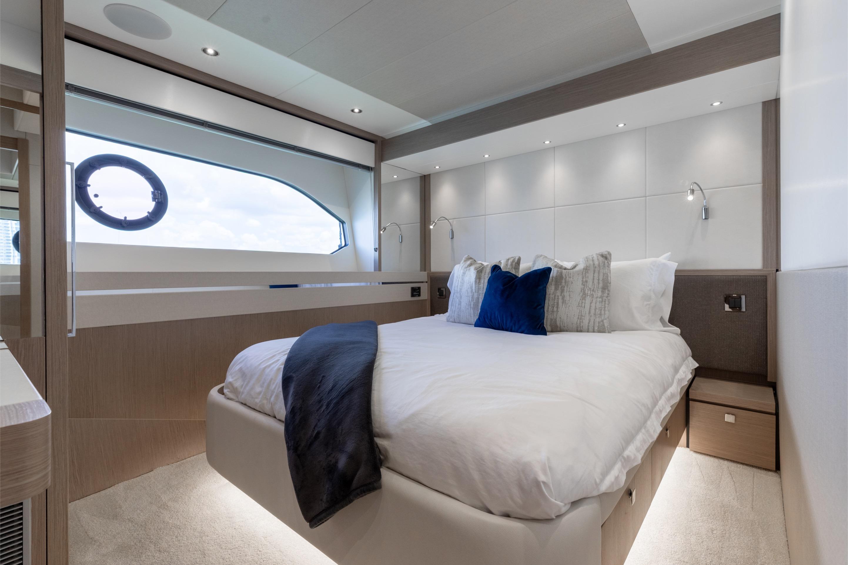 2022 Sunseeker 76 Yacht – photo 37