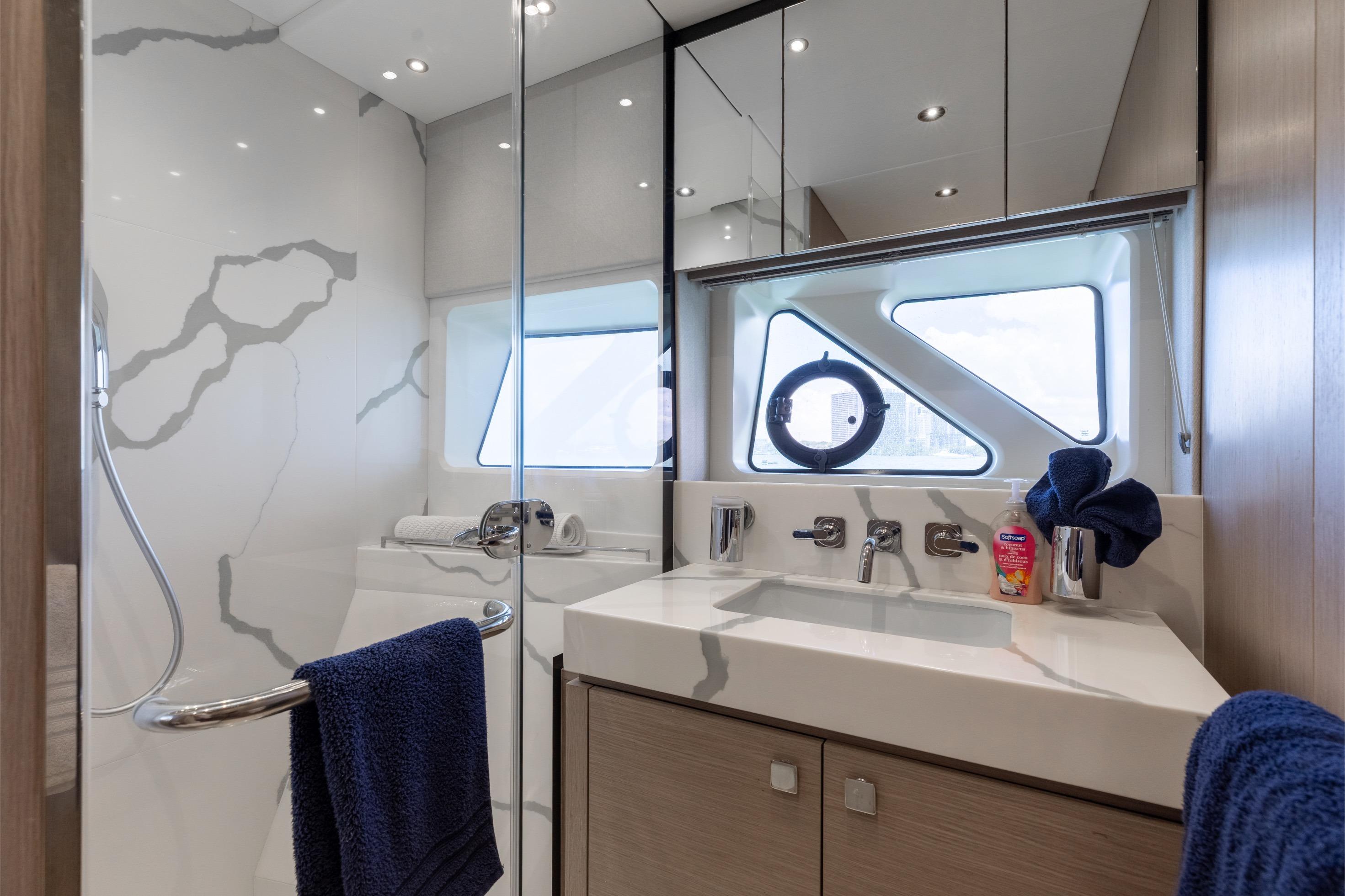2022 Sunseeker 76 Yacht – photo 39