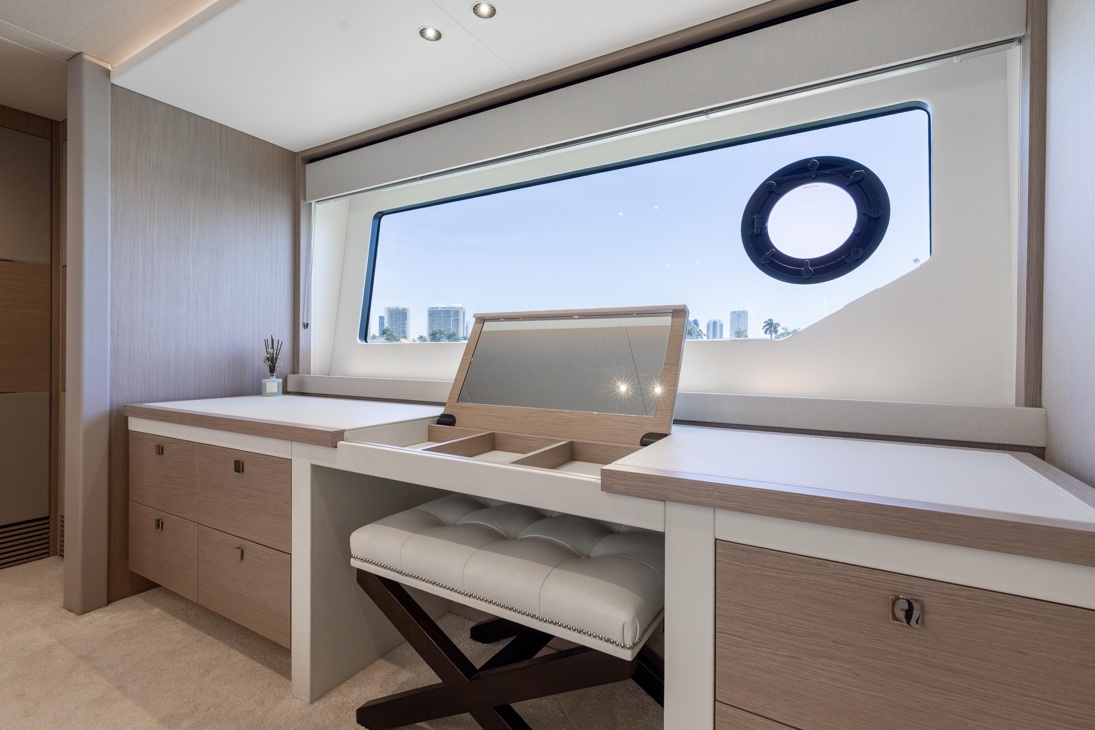2022 Sunseeker 76 Yacht – photo 4