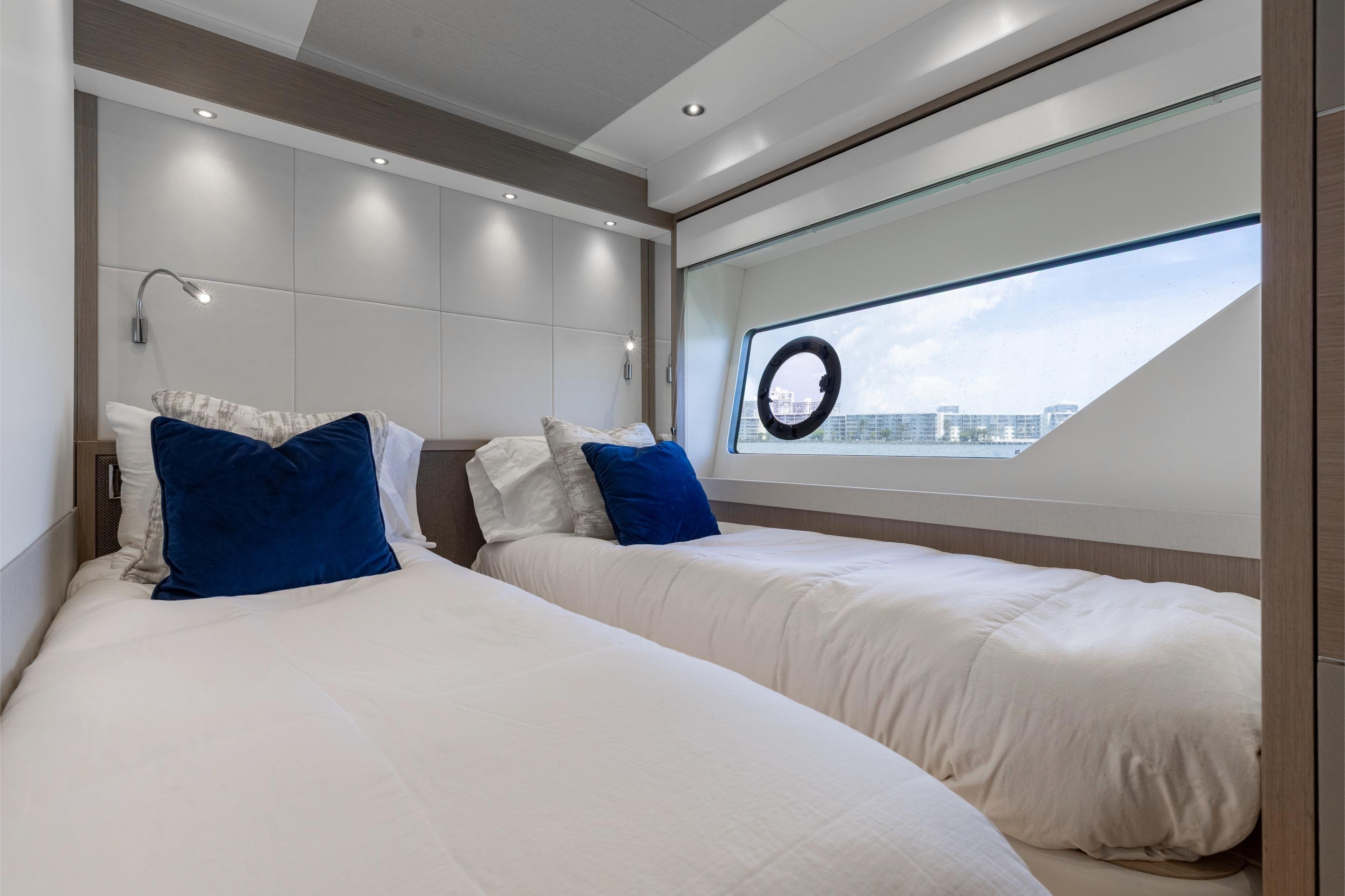 2022 Sunseeker 76 Yacht – photo 40