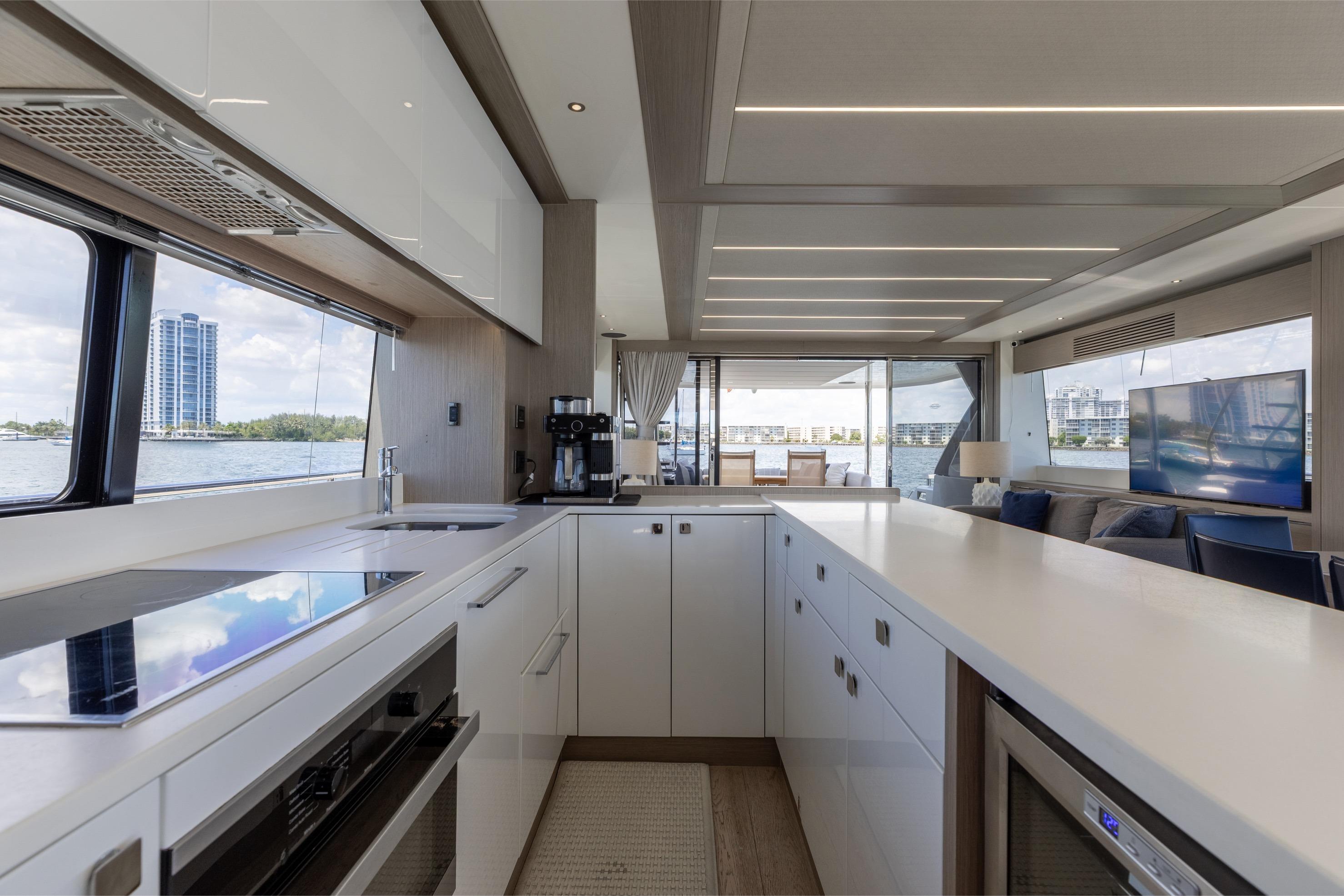 2022 Sunseeker 76 Yacht – photo 81