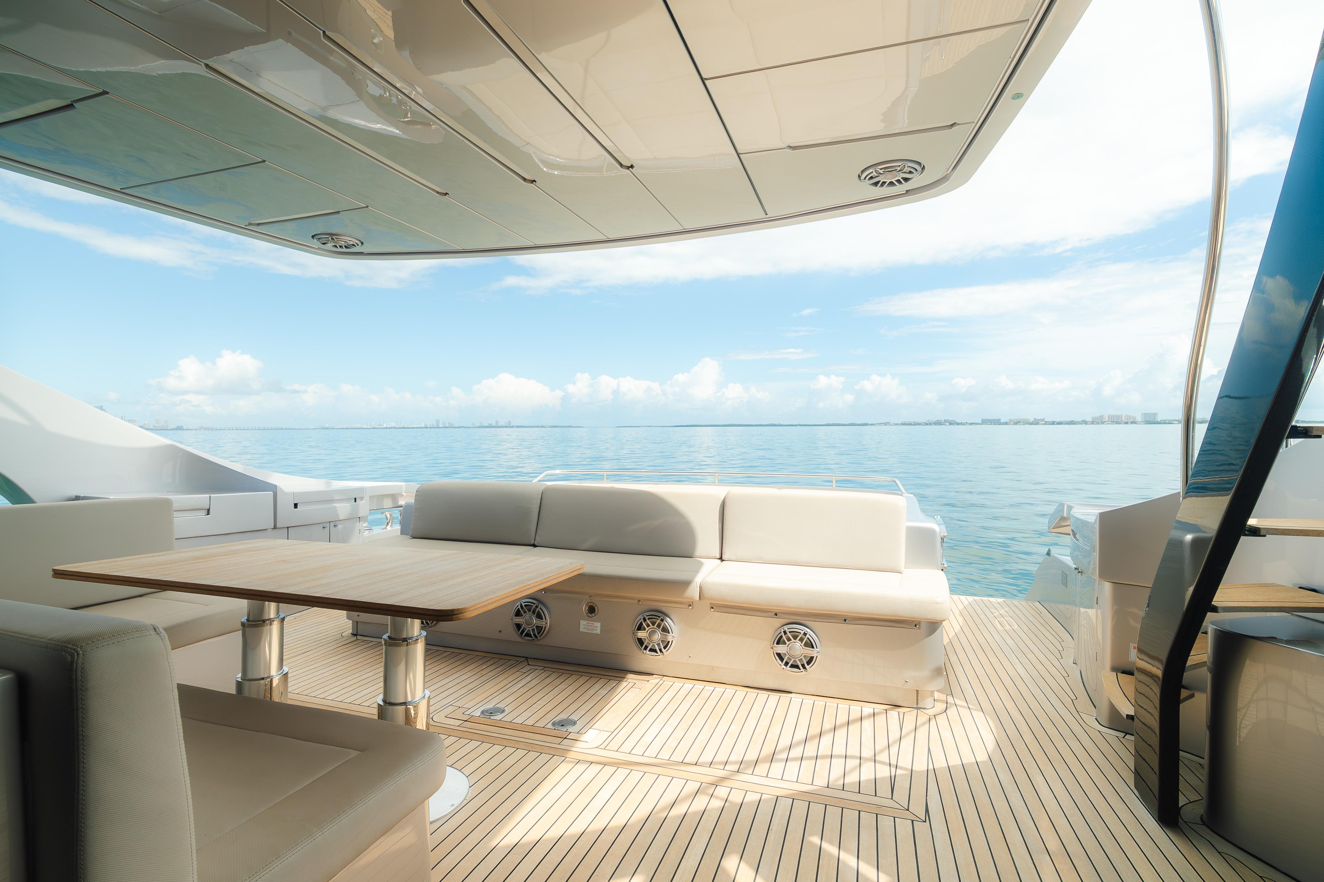 2021 Pershing 8X – photo 5