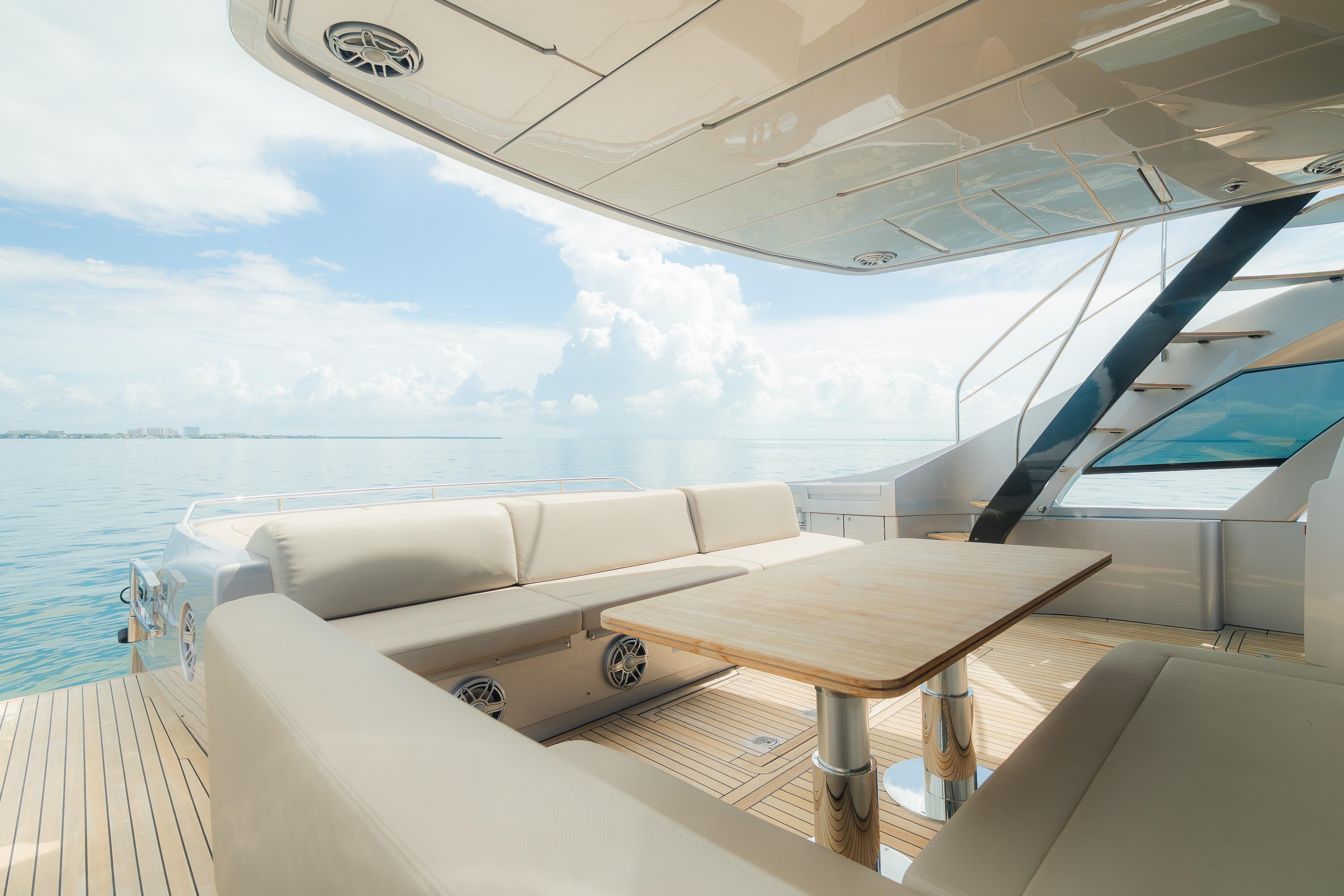 2021 Pershing 8X – photo 6