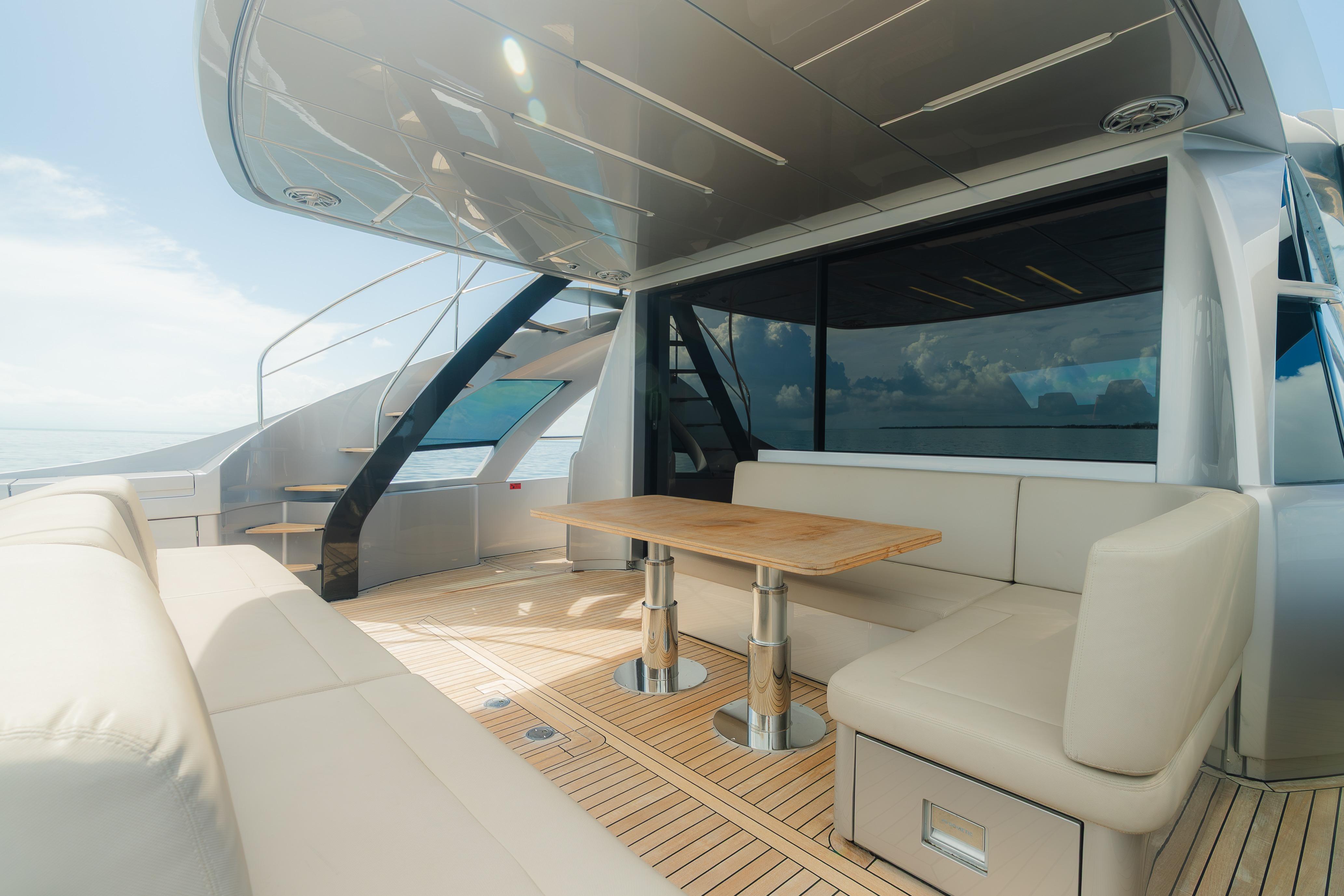 2021 Pershing 8X – photo 7