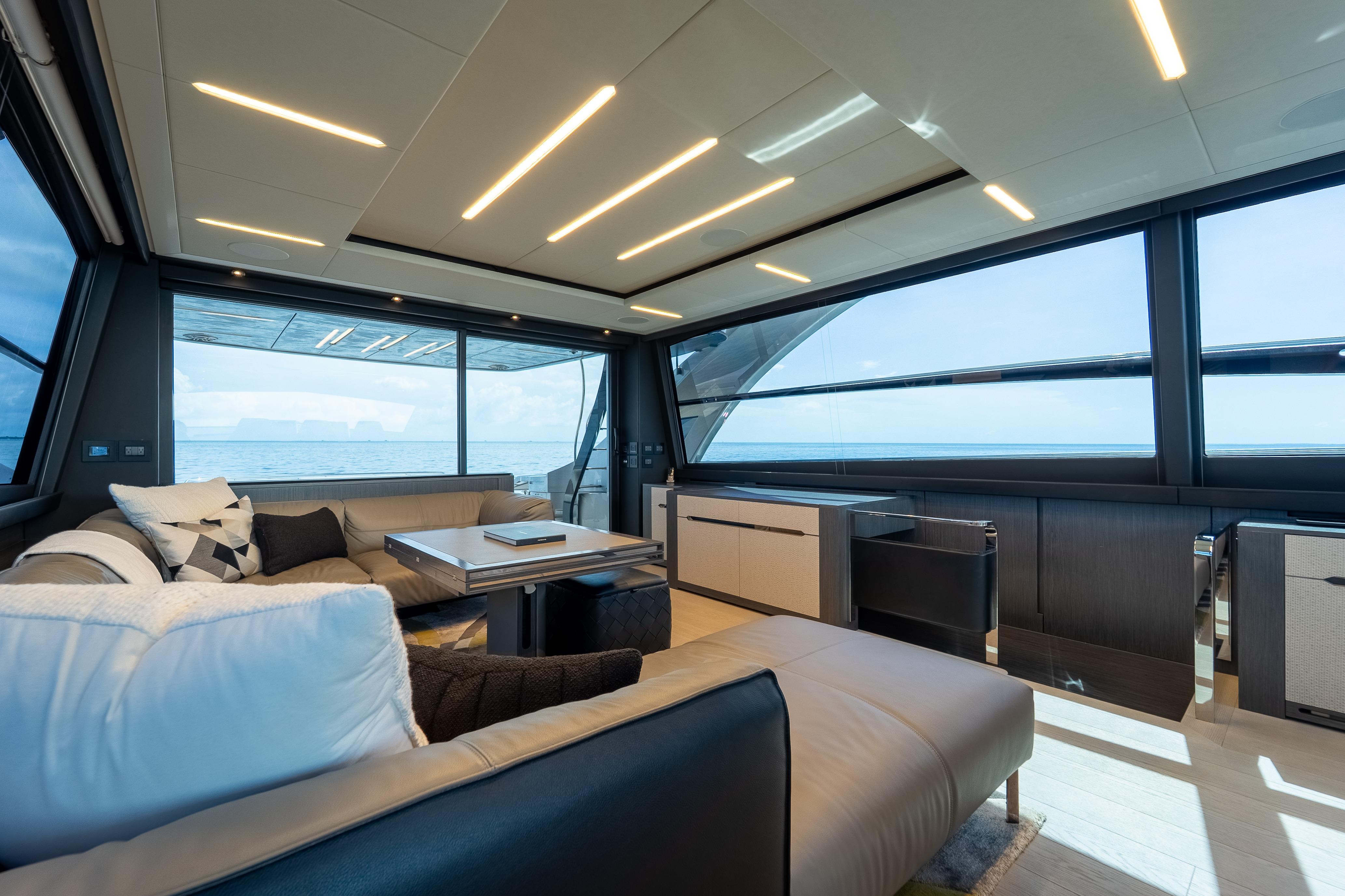 2021 Pershing 8X – photo 9
