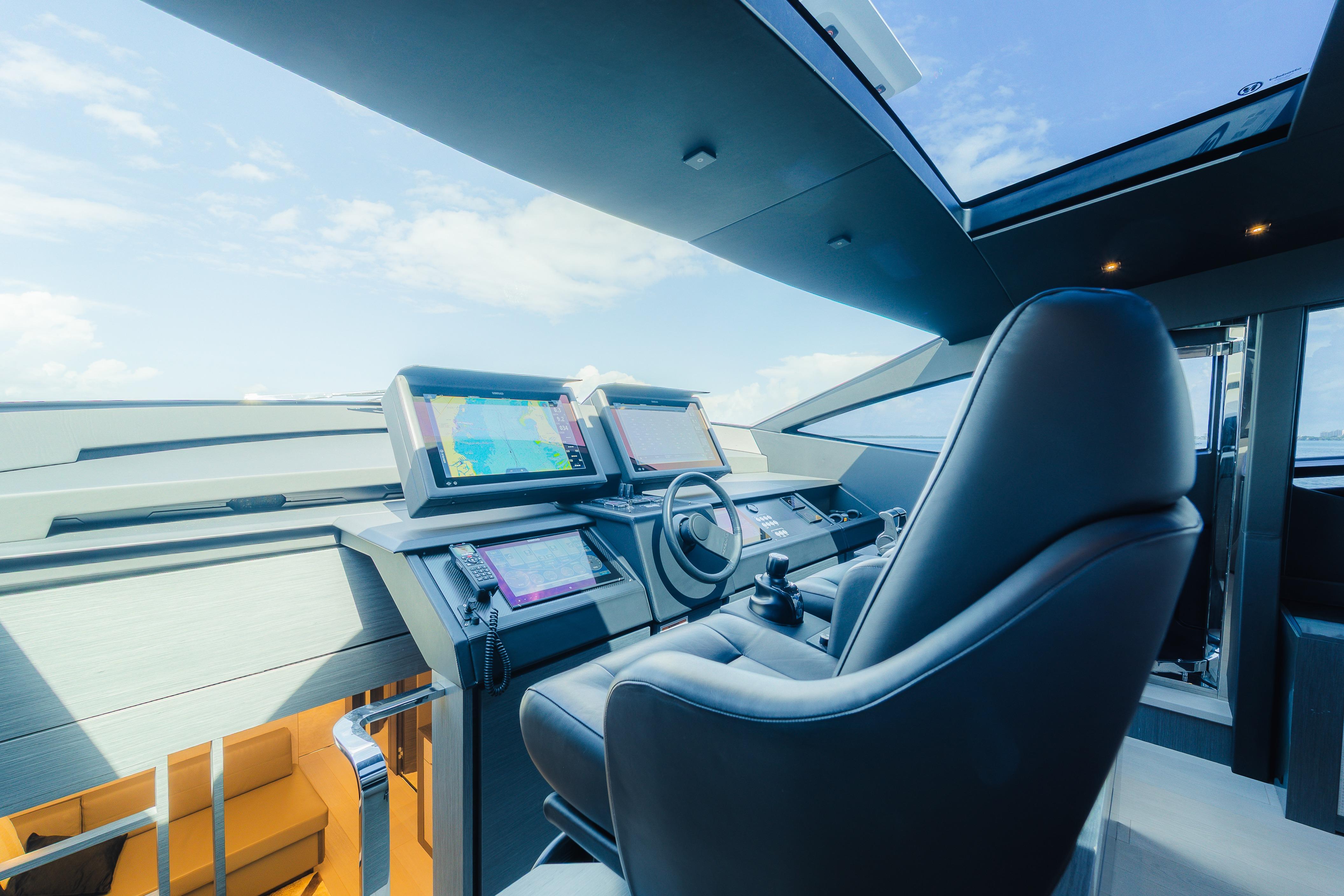 2021 Pershing 8X – photo 11