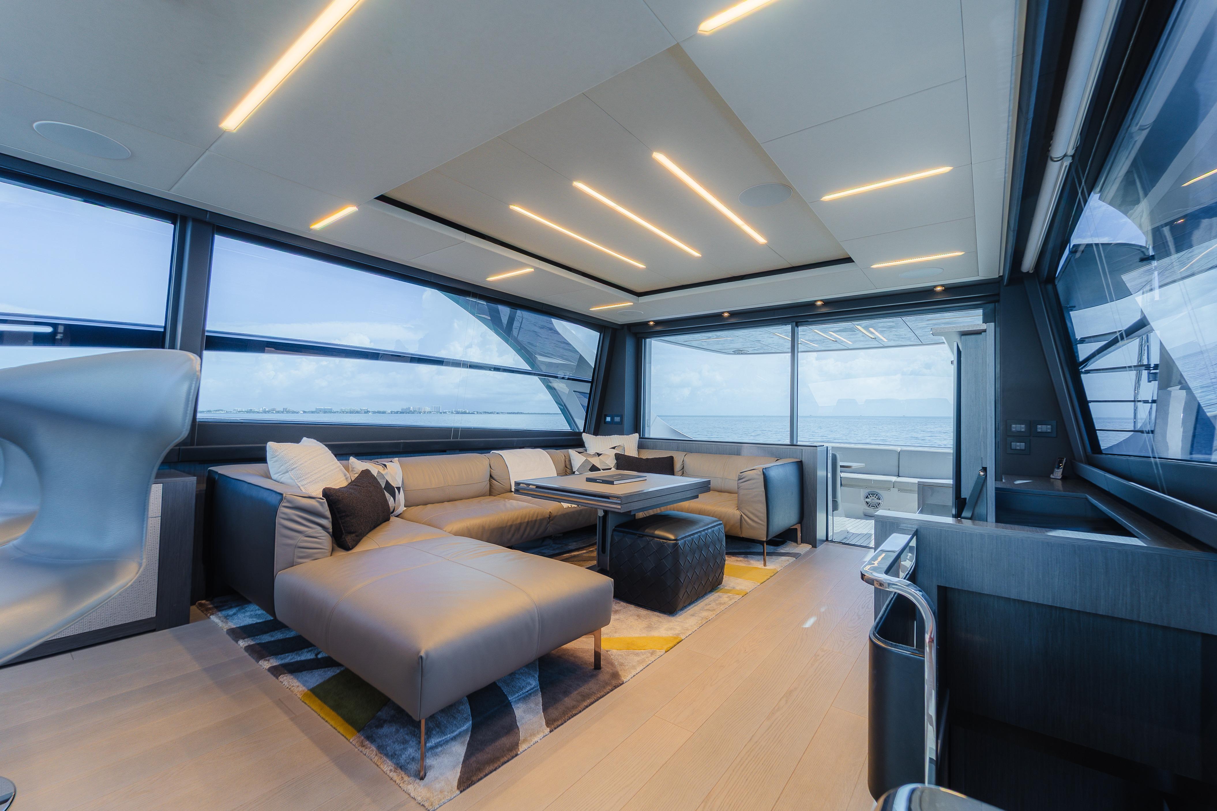 2021 Pershing 8X – photo 10