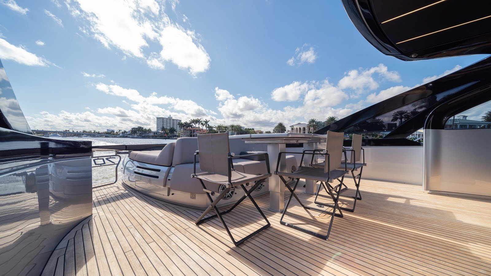 Pershing 70 – photo 11
