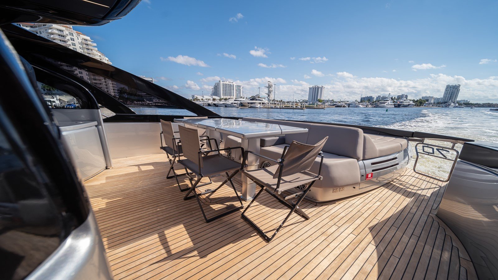 Pershing 70 – photo 12