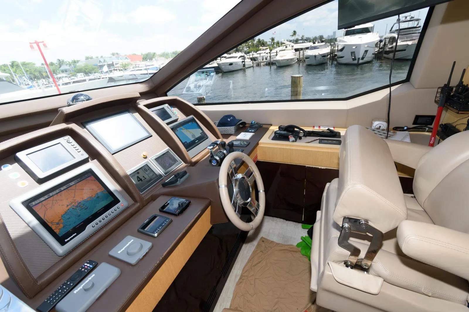 2013 Azimut Yachts 84 Flybridge – photo 11