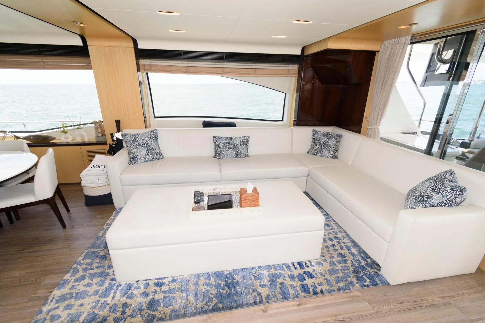 2013 Azimut Yachts 84 Flybridge – photo 14