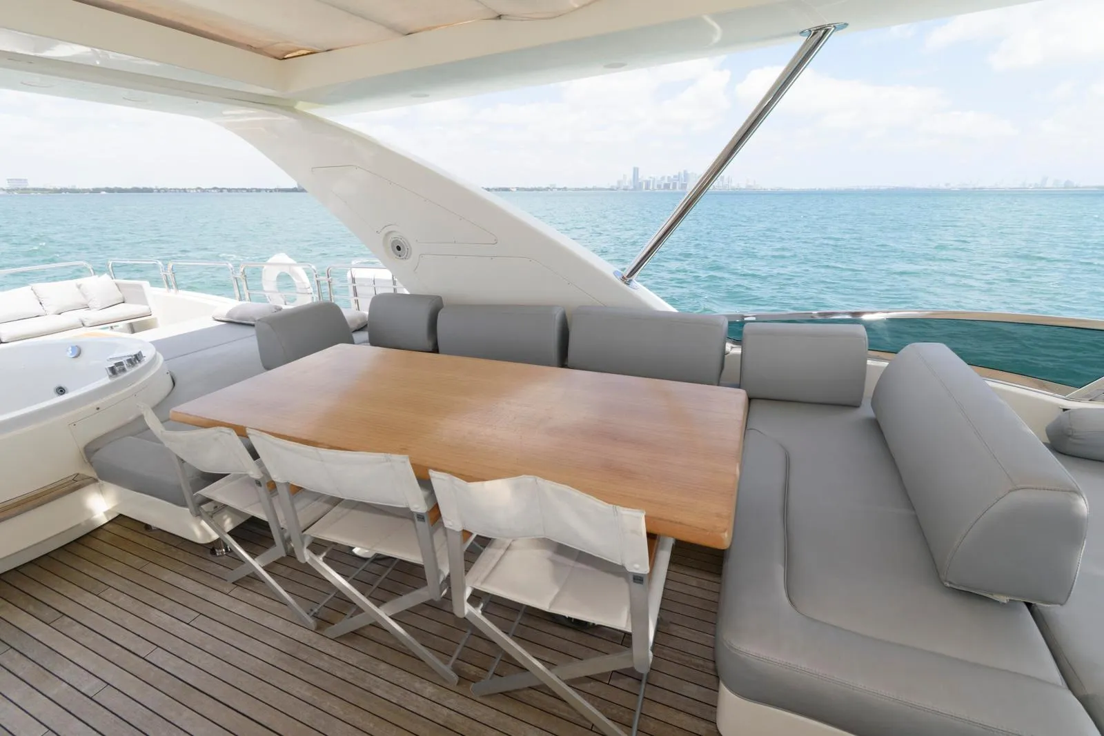 2013 Azimut Yachts 84 Flybridge – photo 20