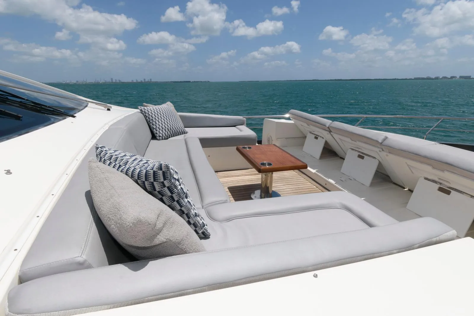 2013 Azimut Yachts 84 Flybridge – photo 23